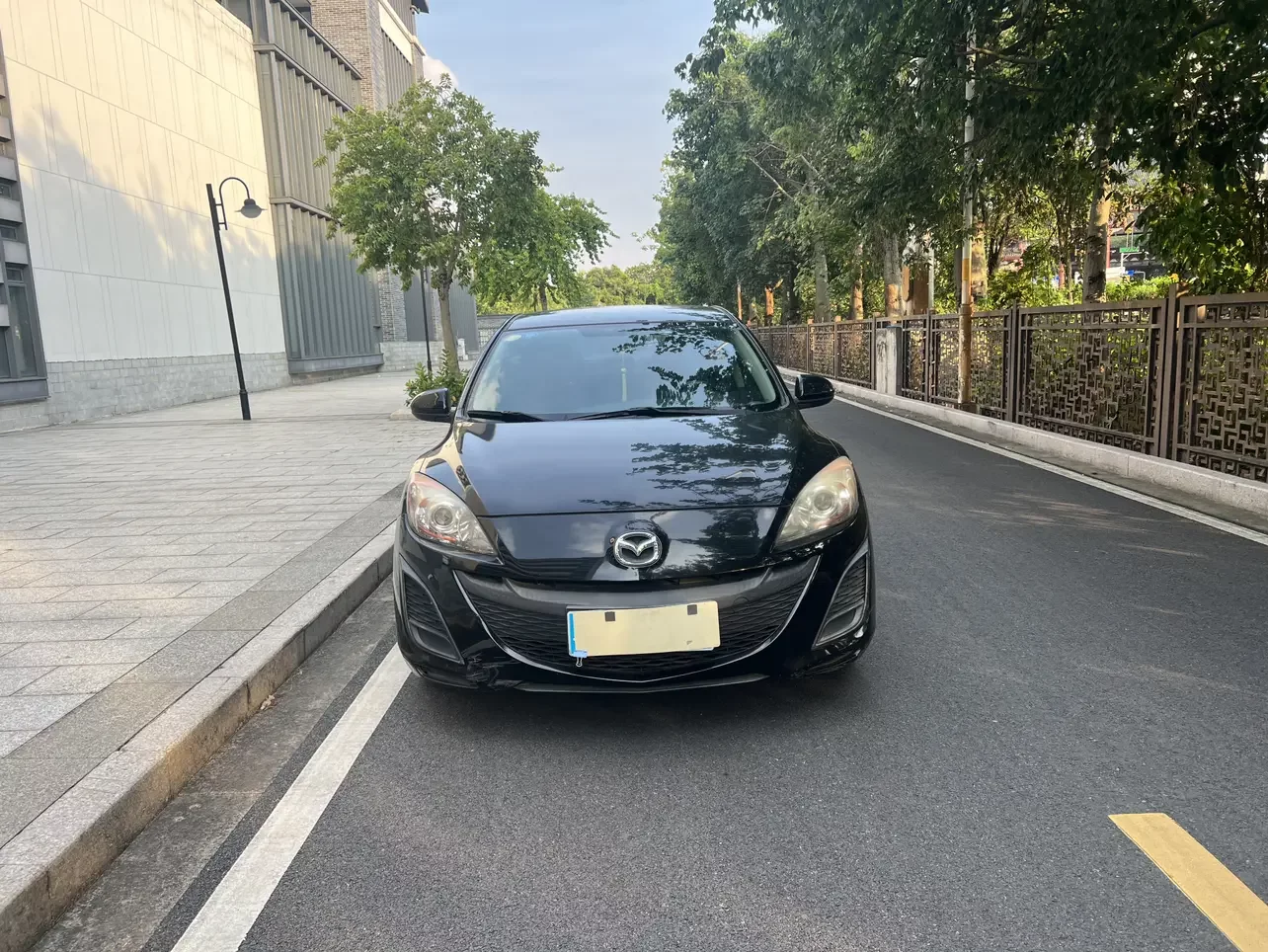Mazda Axela (3)
