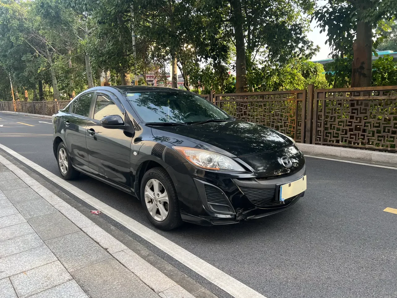 Mazda Axela (3)