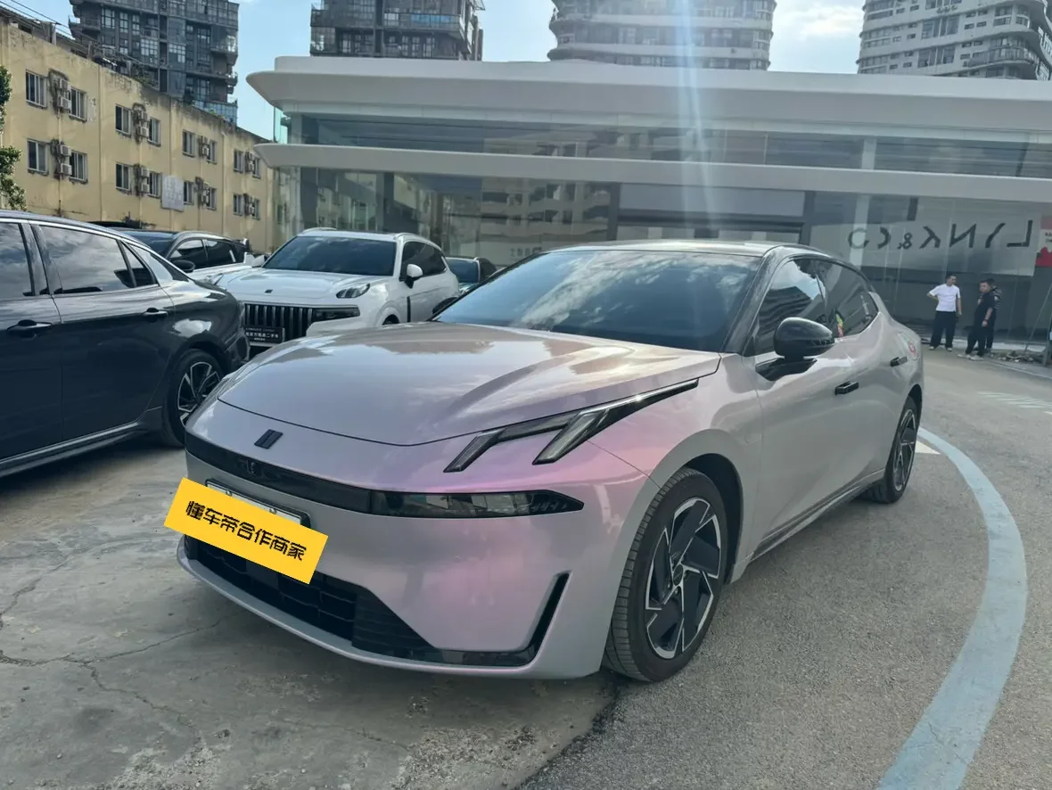 Lynk & Co 07 EM-P