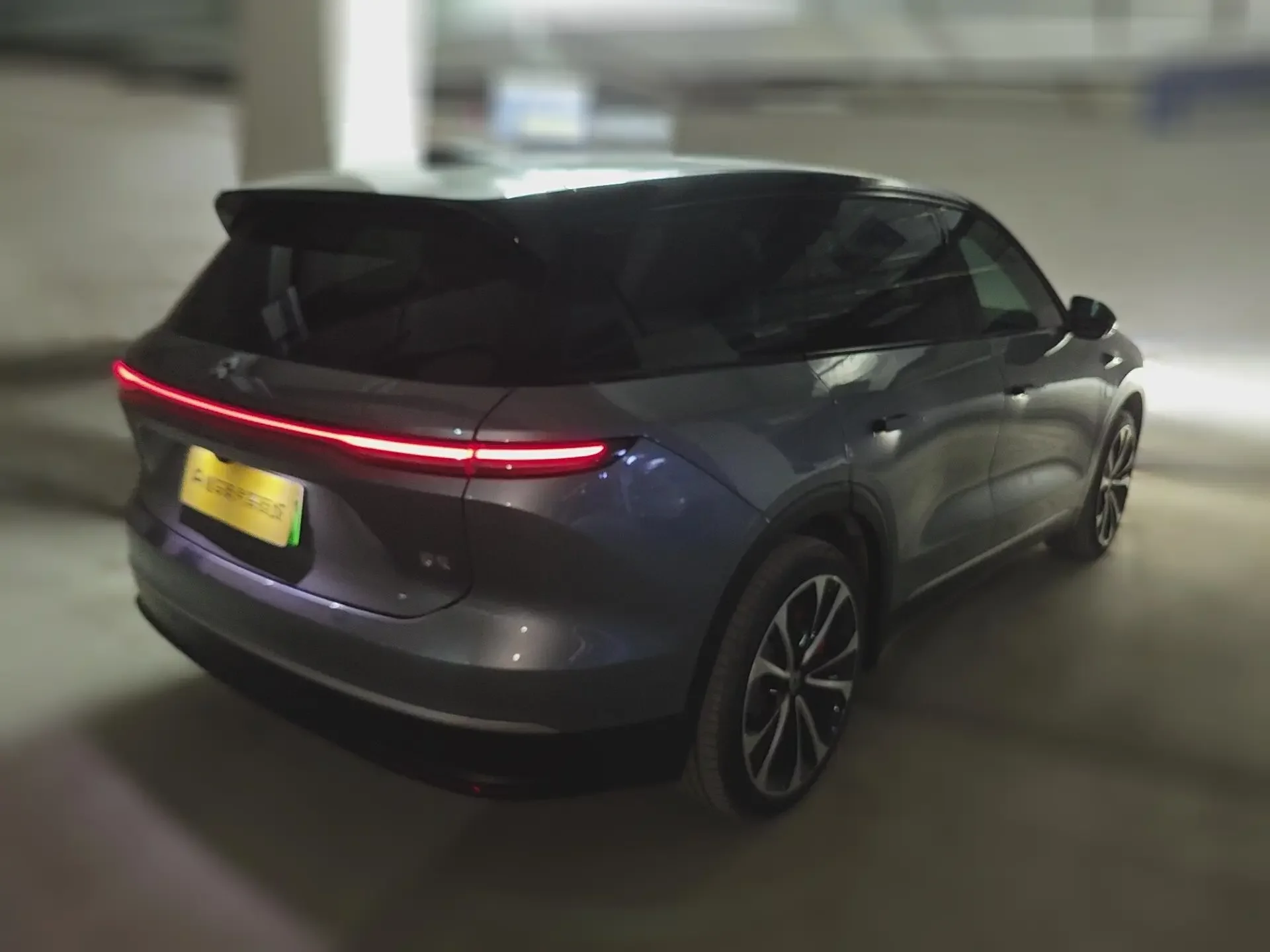 NIO ES8