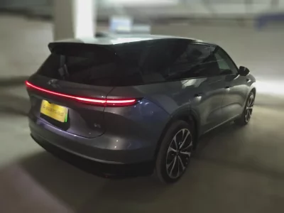NIO ES8