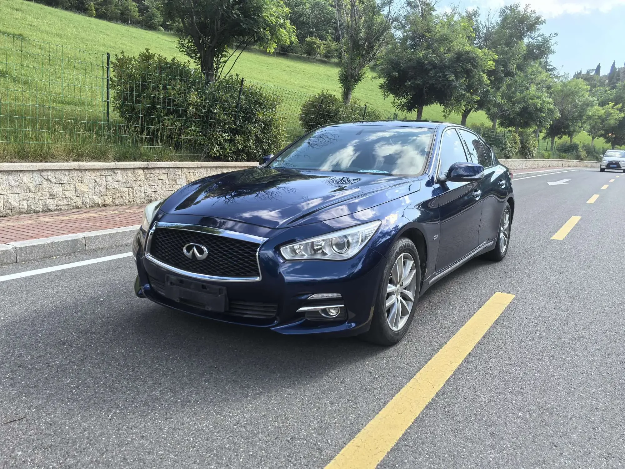 Infiniti Q50L