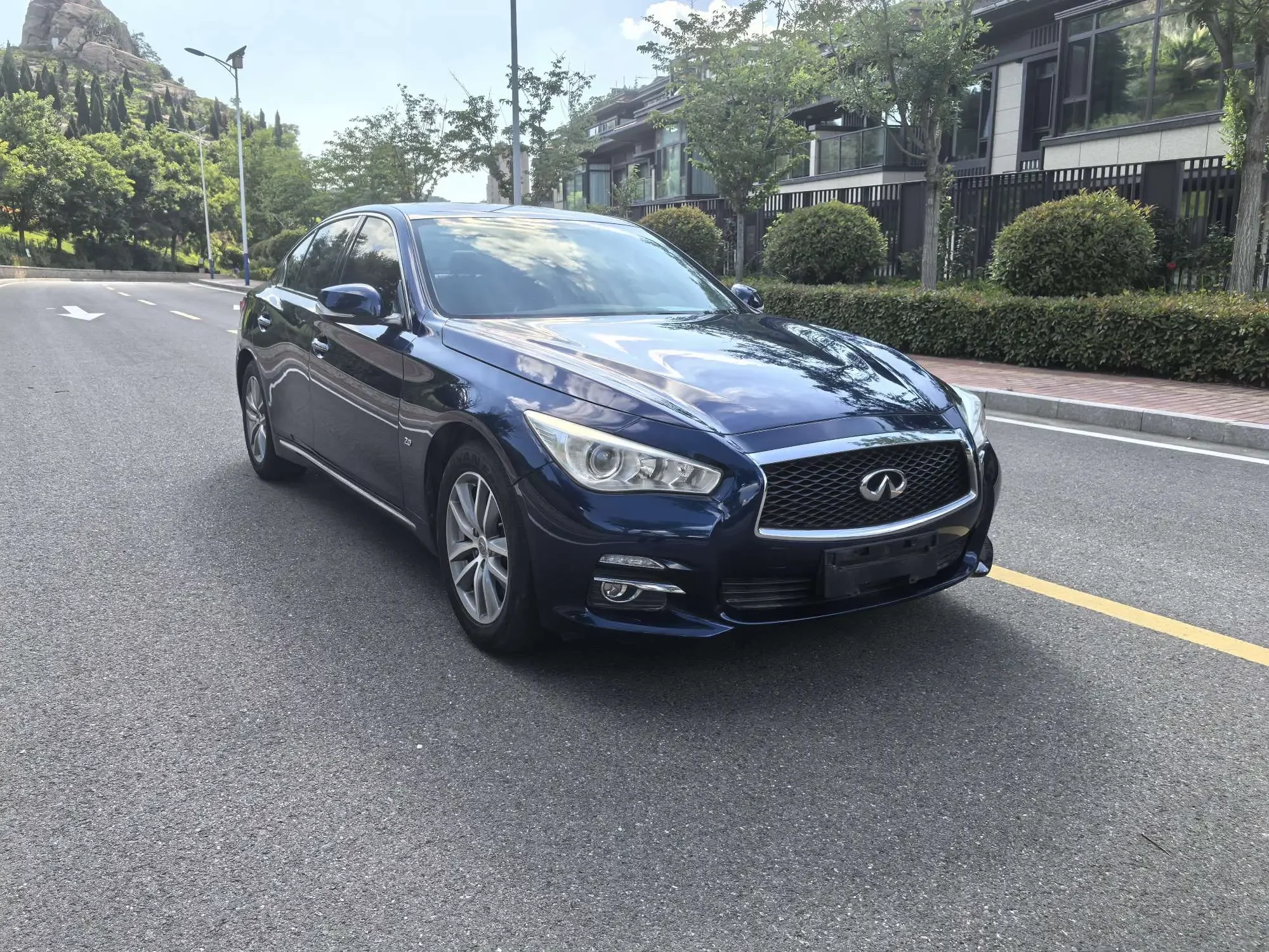 Infiniti Q50L