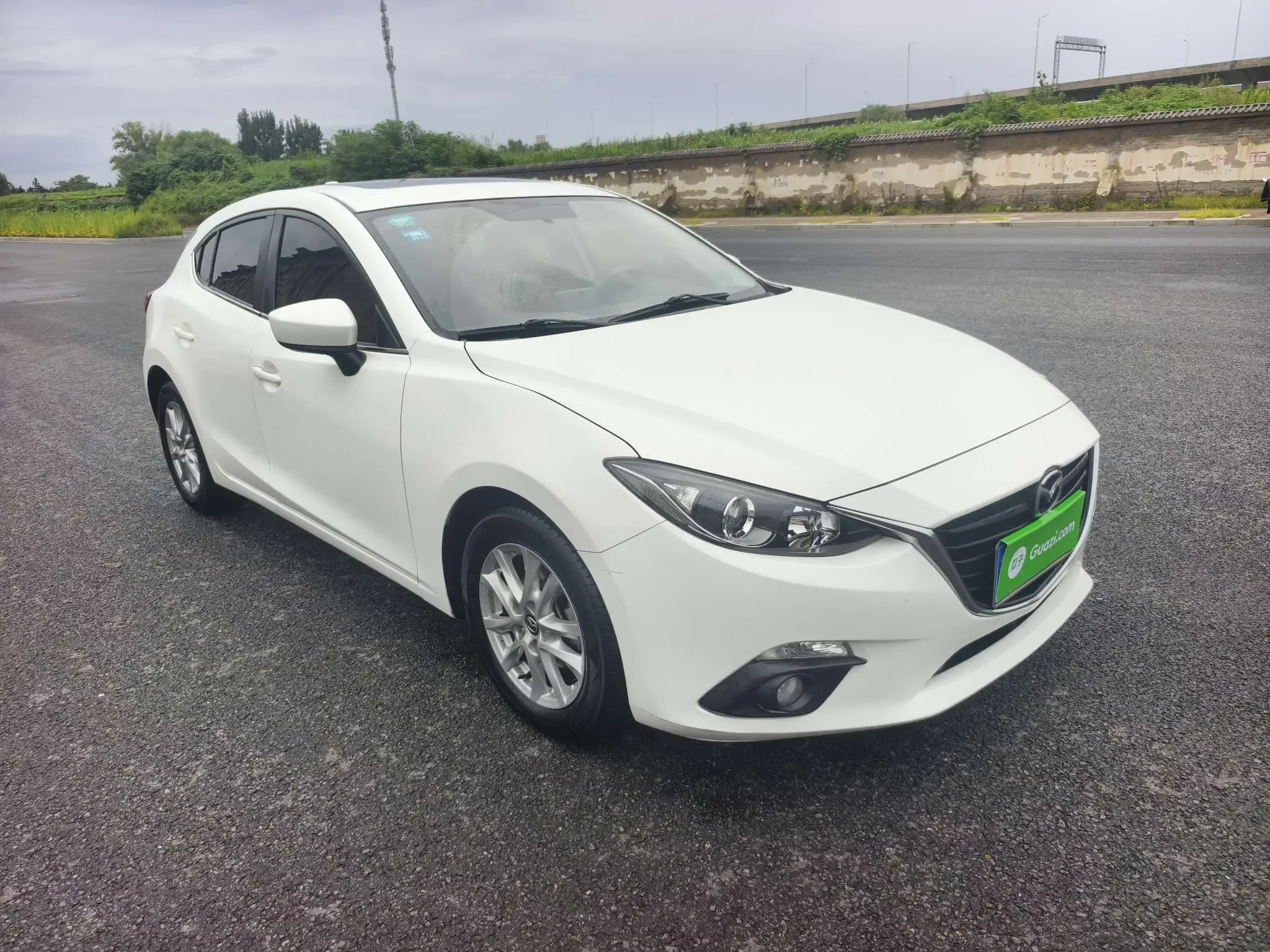 Mazda Axela (3)