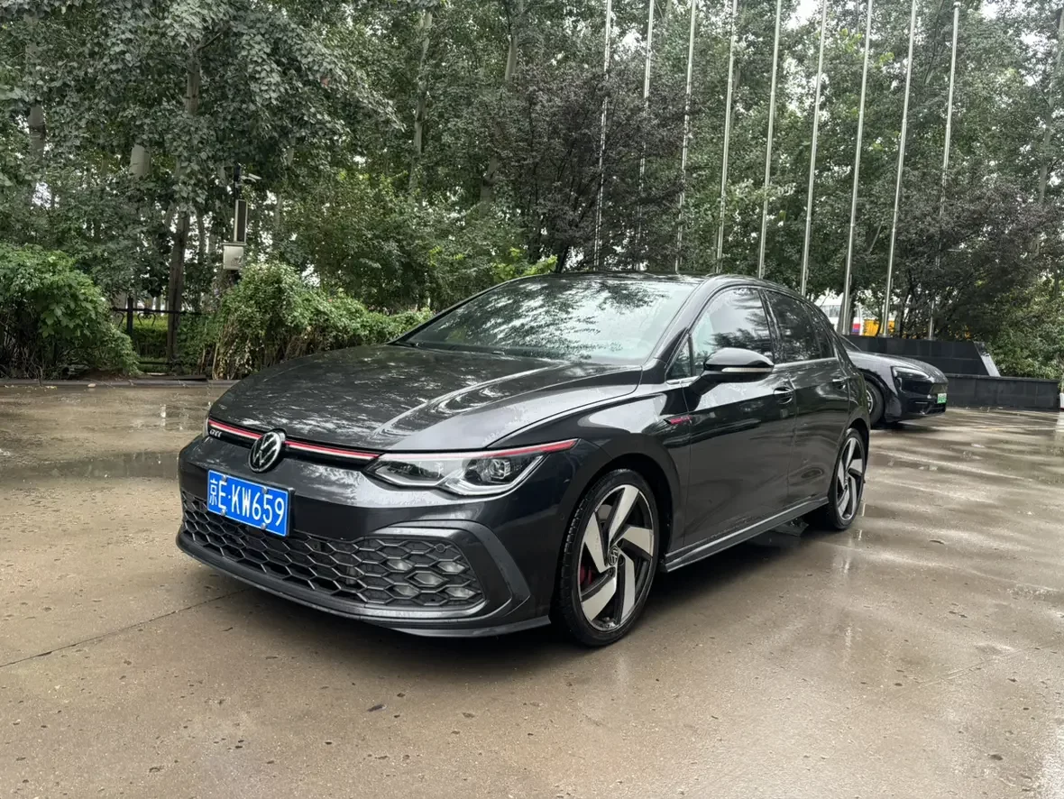 Volkswagen Golf GTI