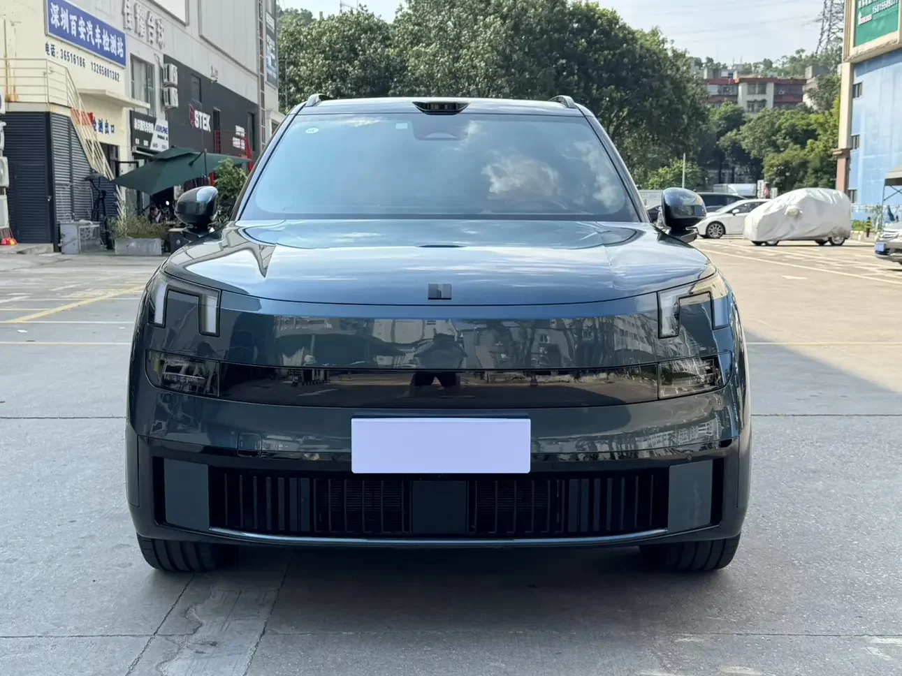 Lynk & Co 900