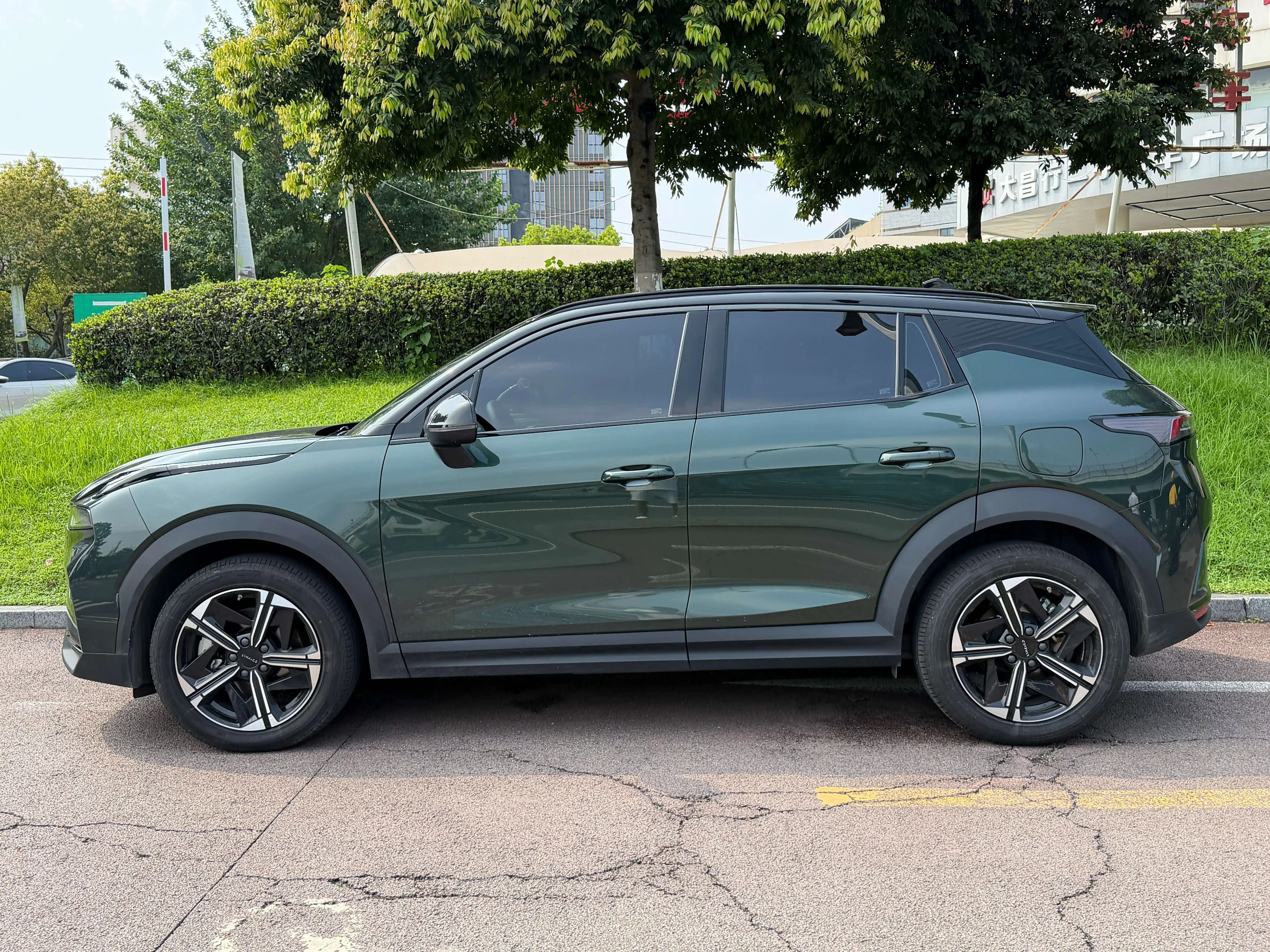 Lynk & Co 06 EM-P