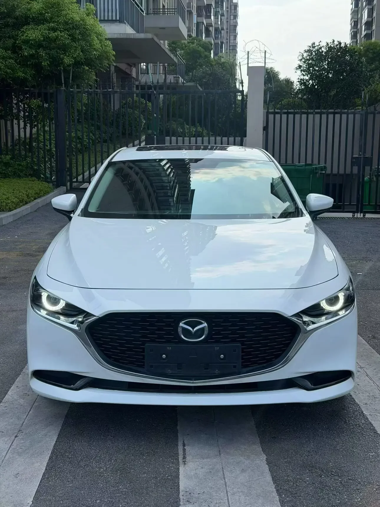 Mazda Axela (3)
