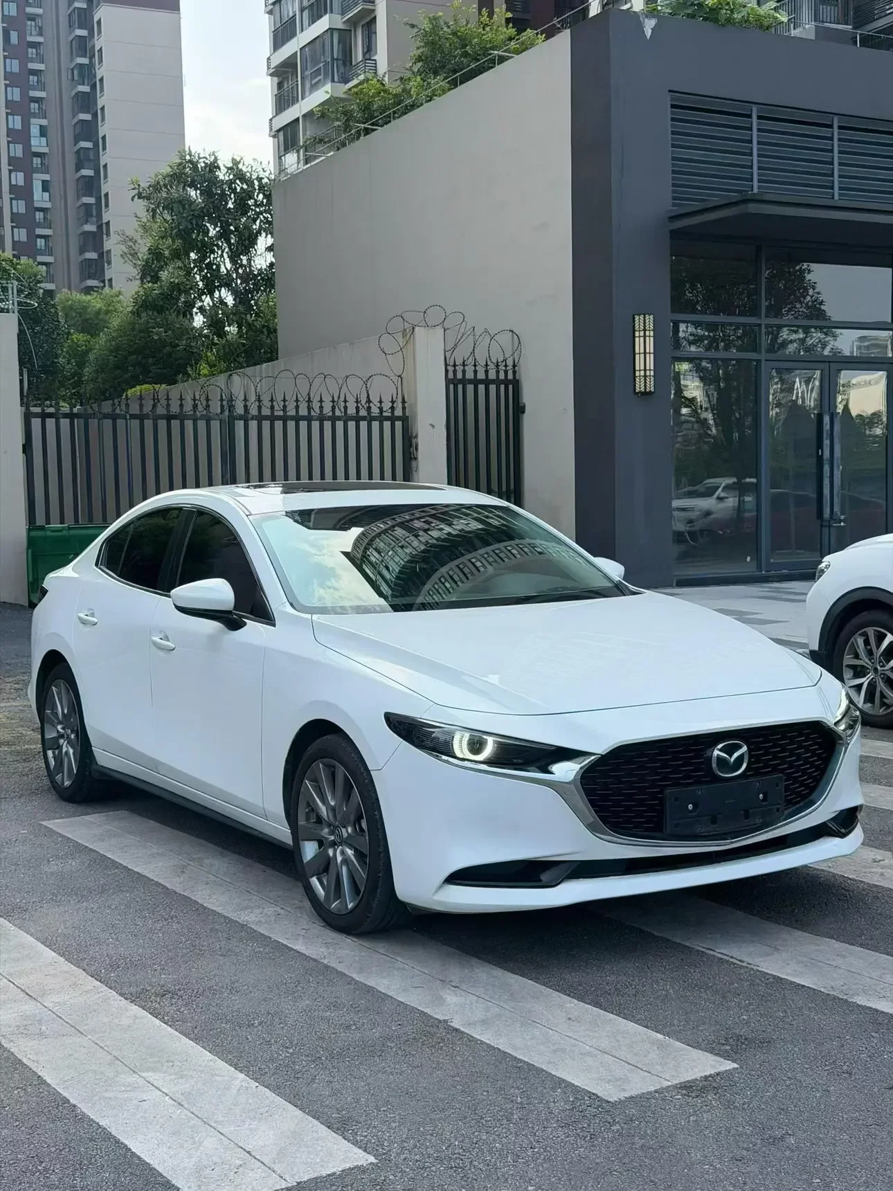 Mazda Axela (3)