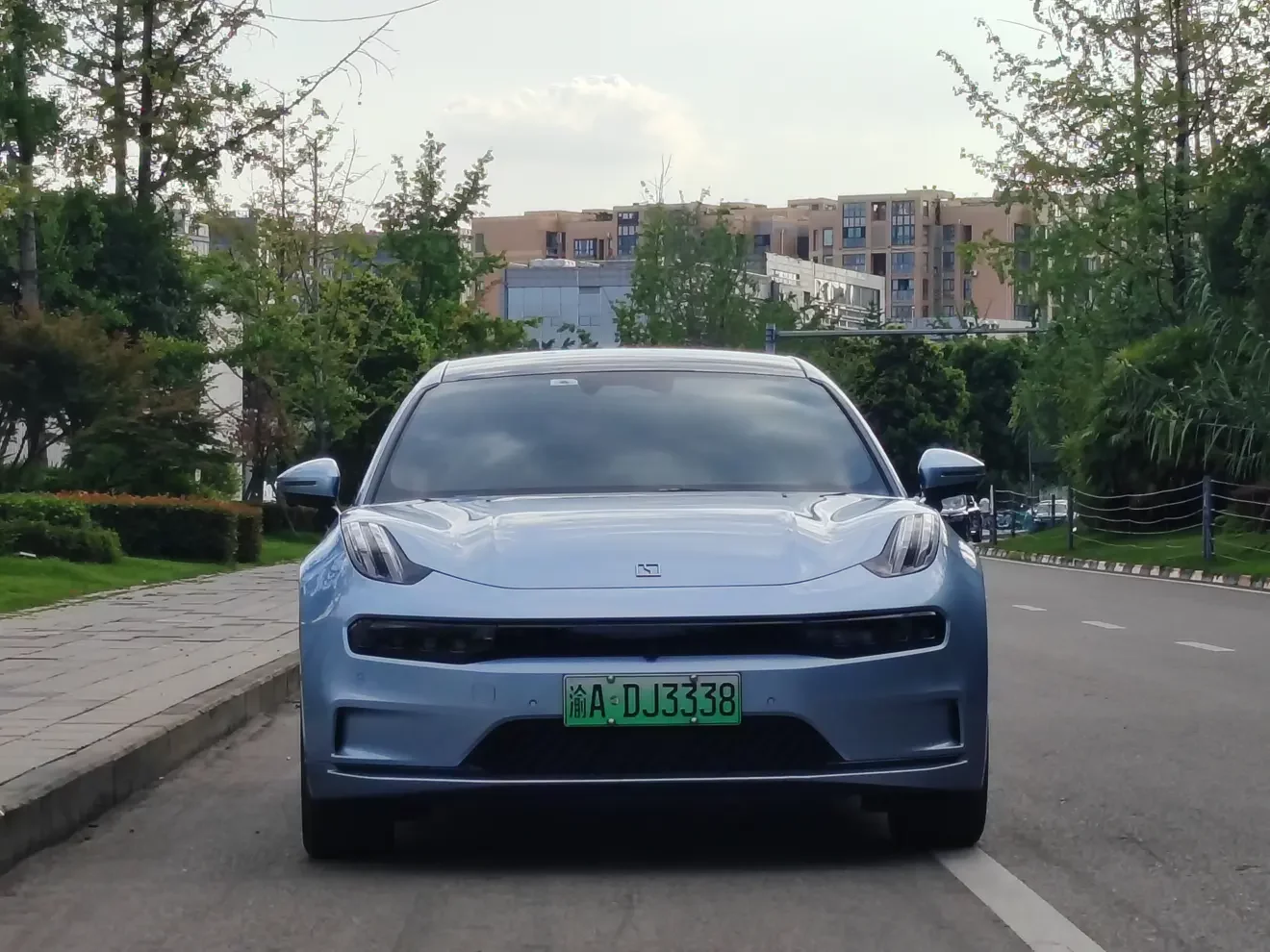 ZEEKR 001