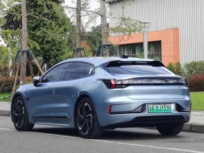 ZEEKR 001