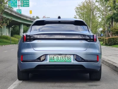 ZEEKR 001