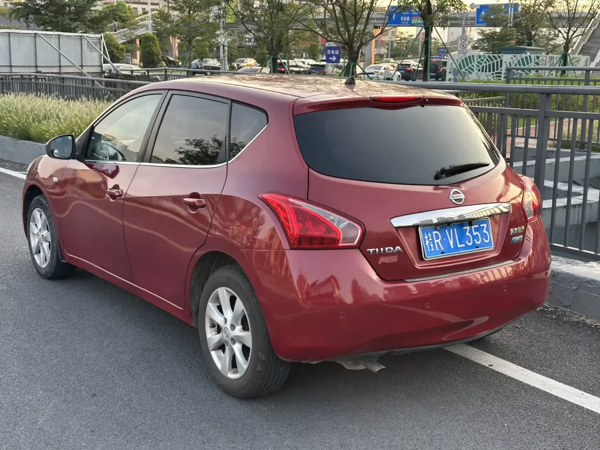 Nissan Tiida