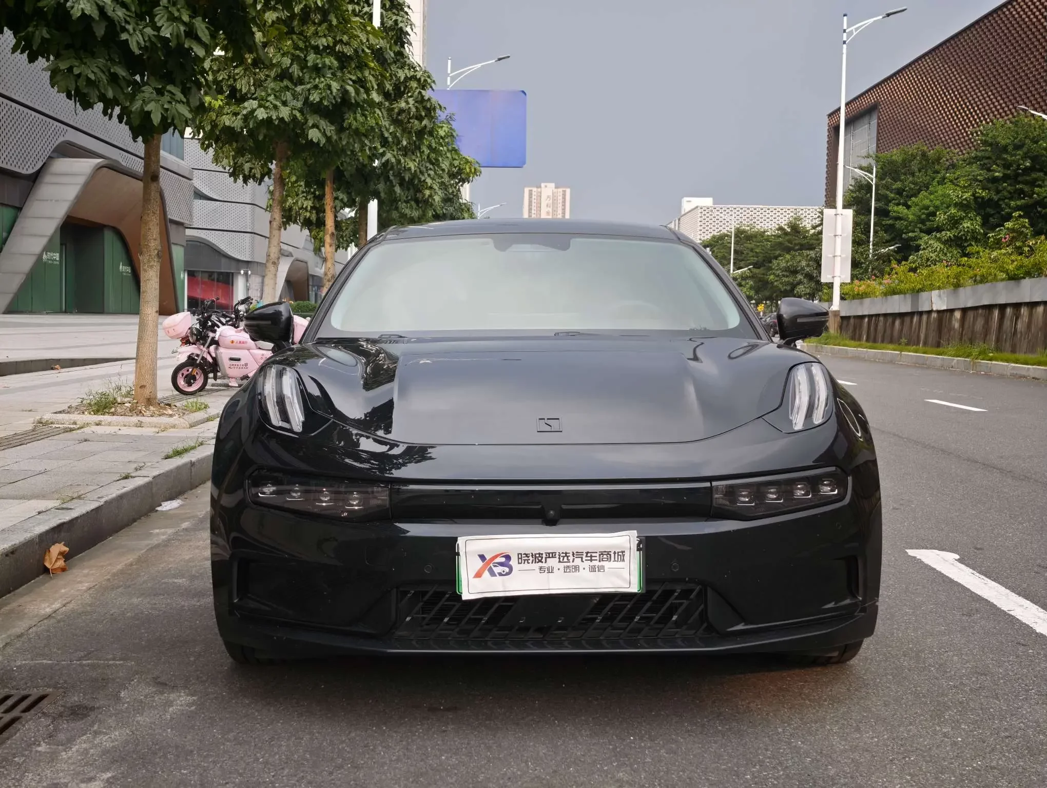 ZEEKR 001