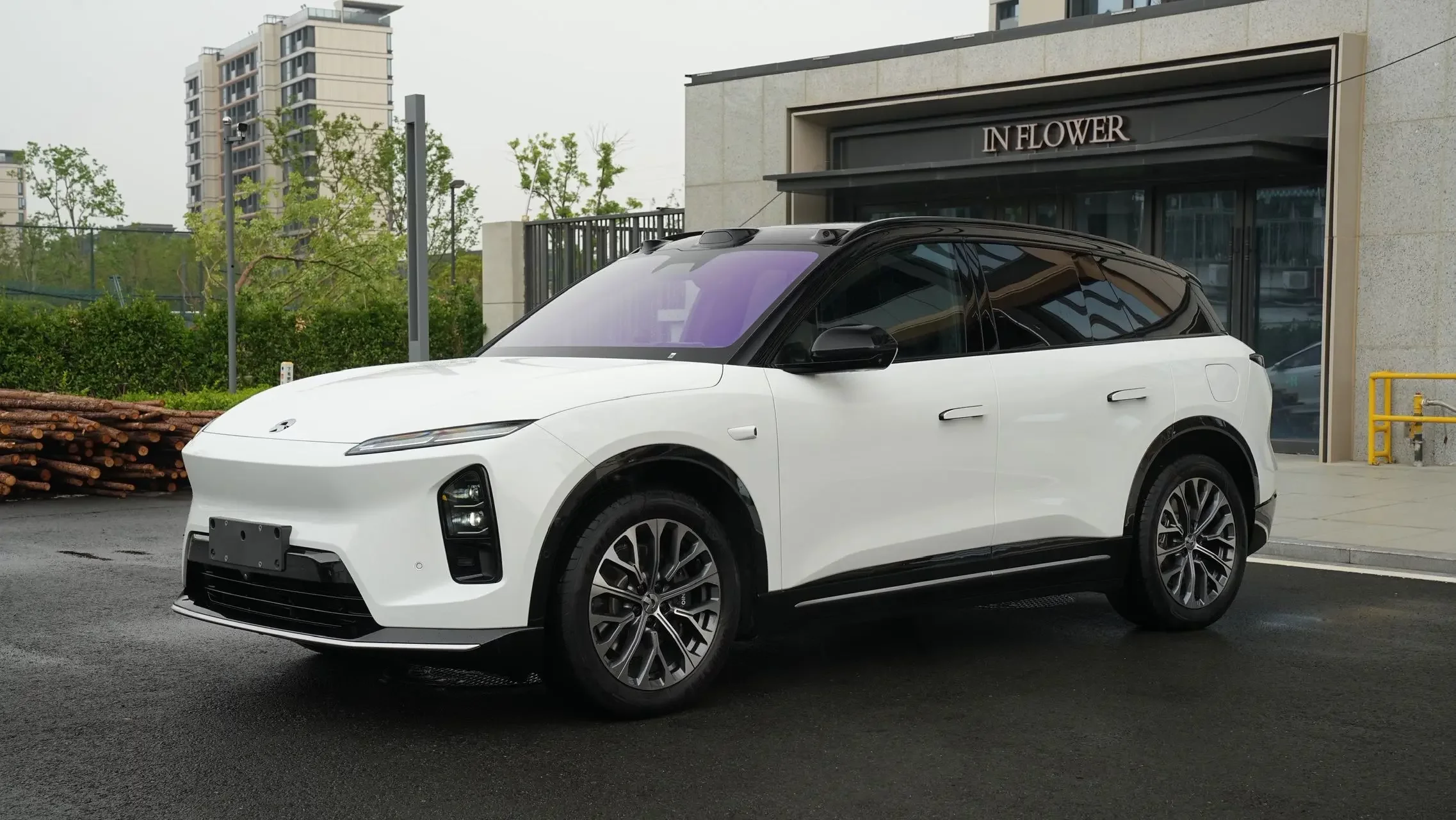 NIO ES6