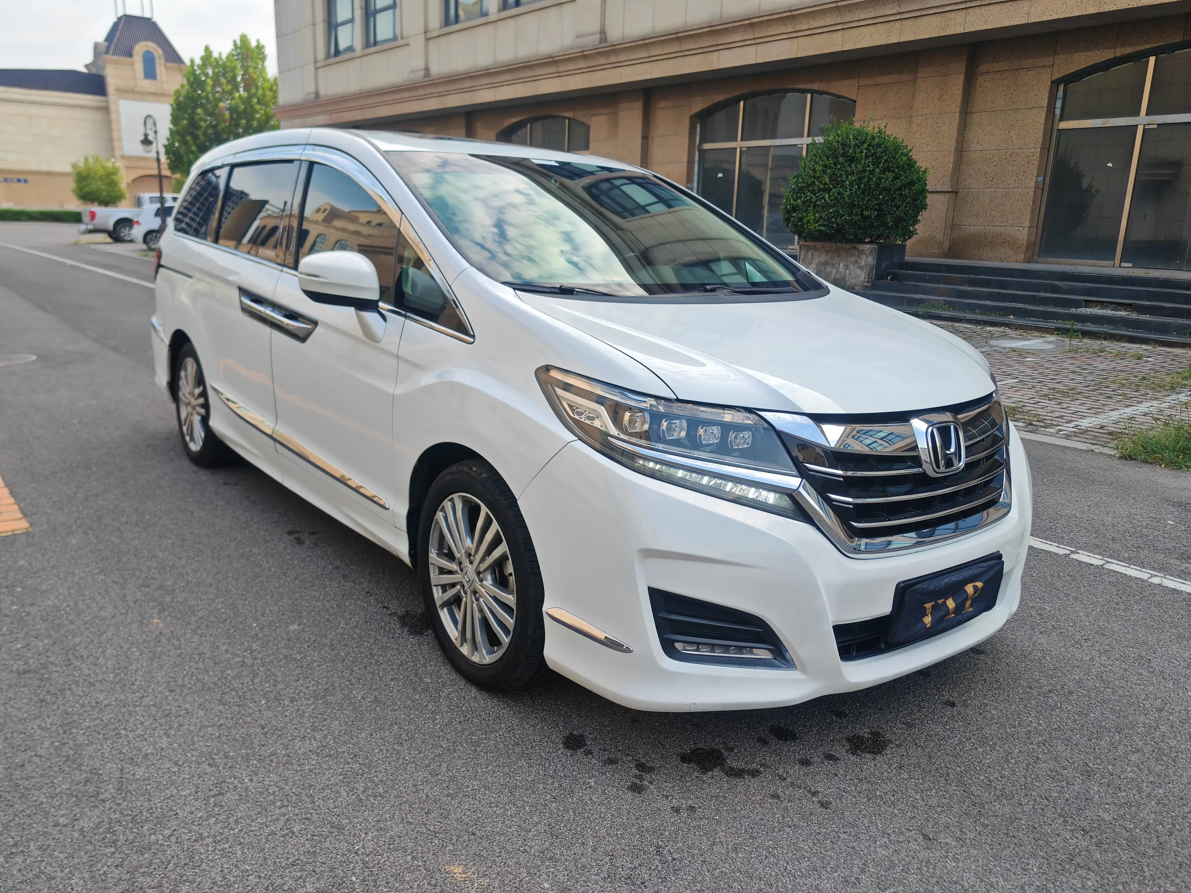 Honda Elysion (Alison)