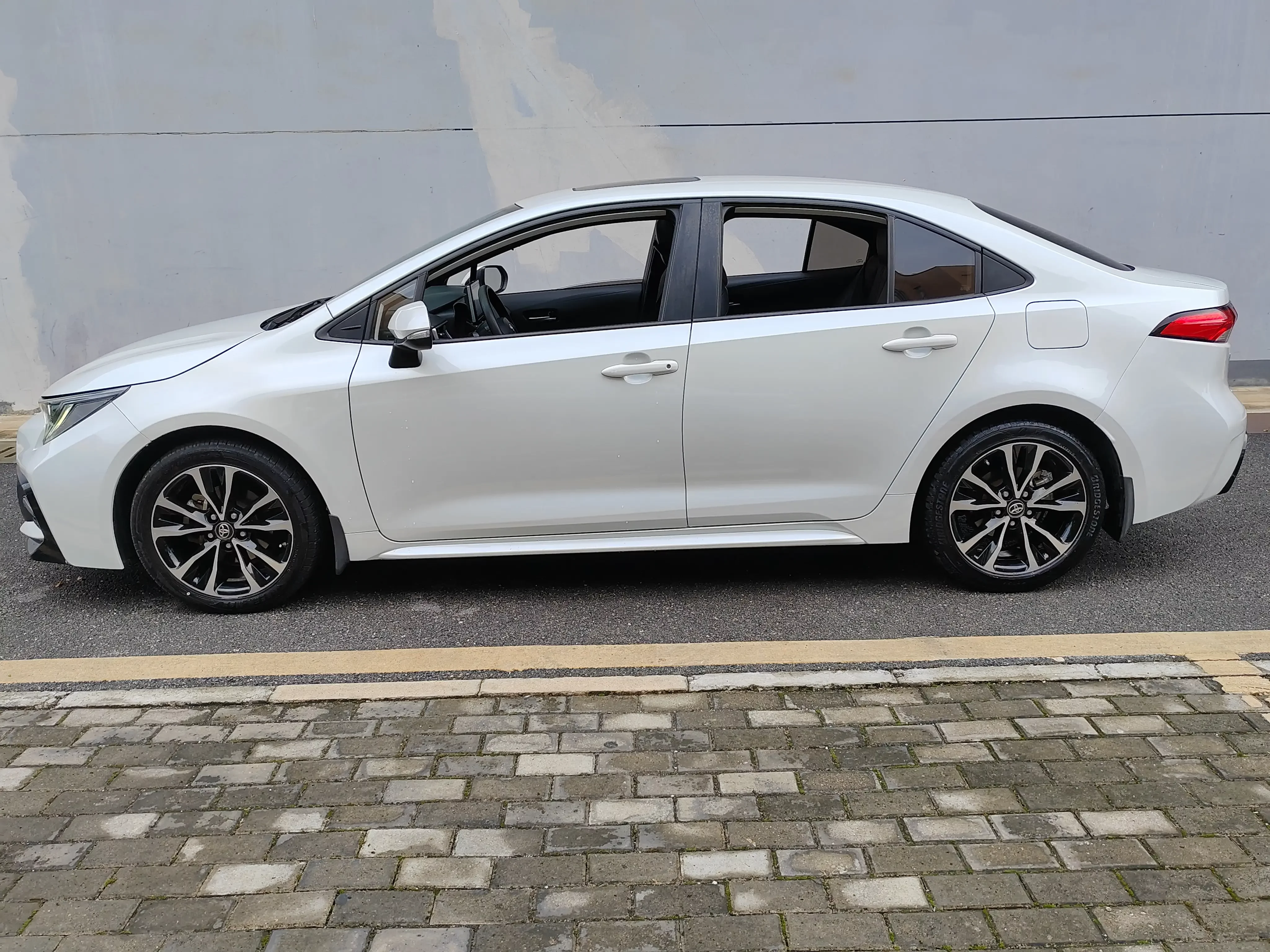 Toyota Levin (Lei Ling)