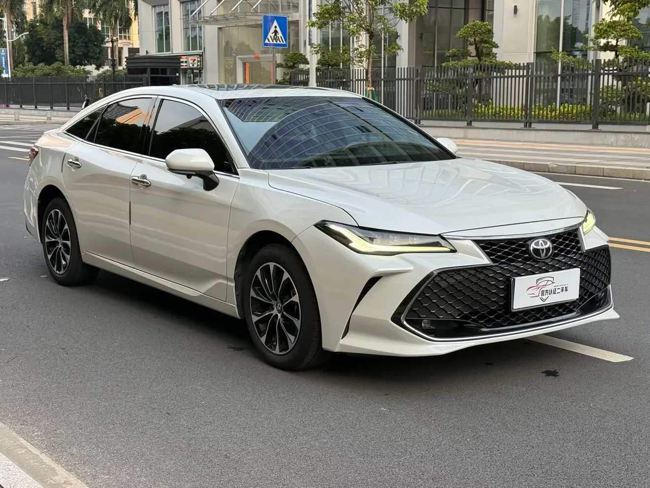 Toyota Avalon (asian dragon)