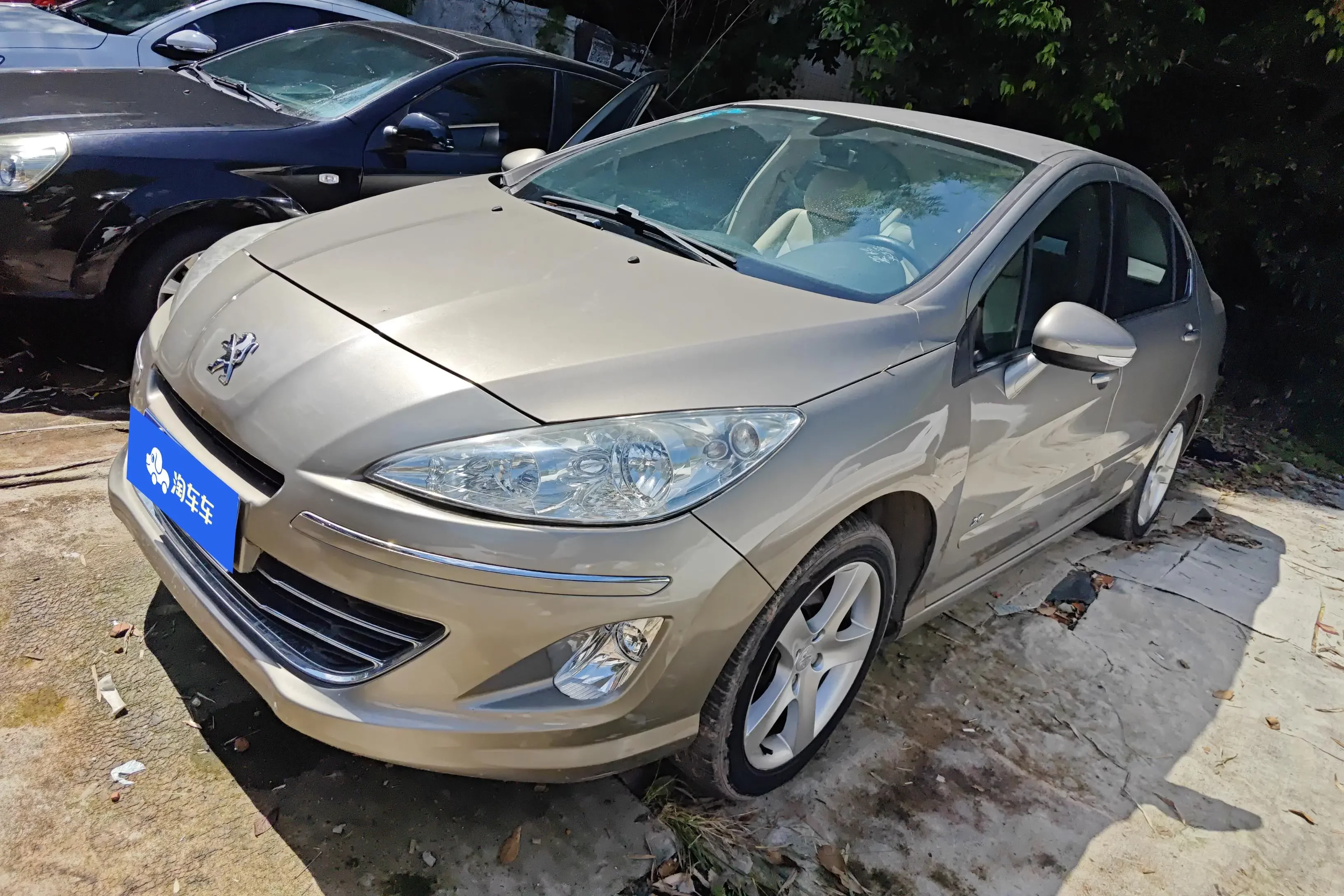 Peugeot 408