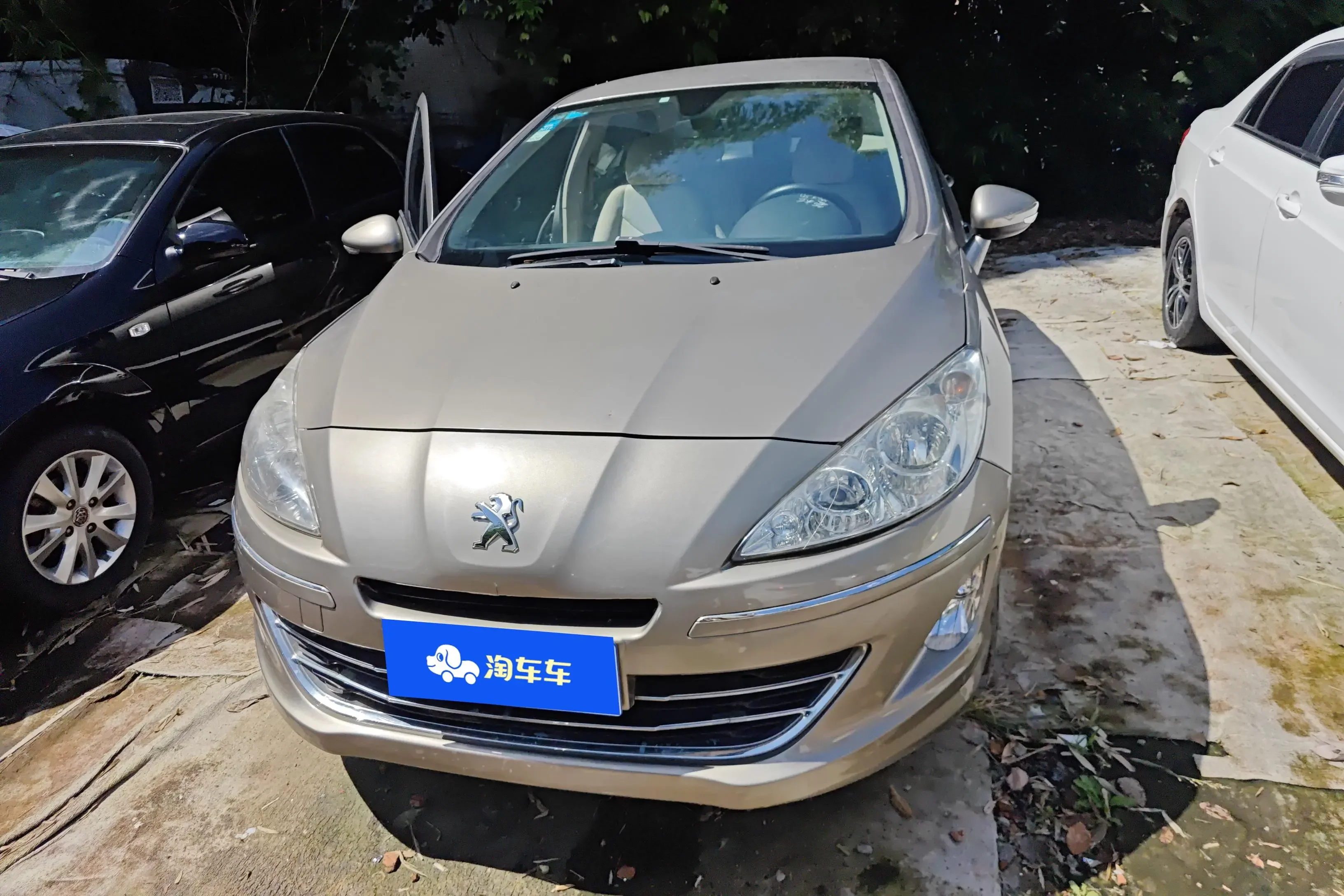 Peugeot 408