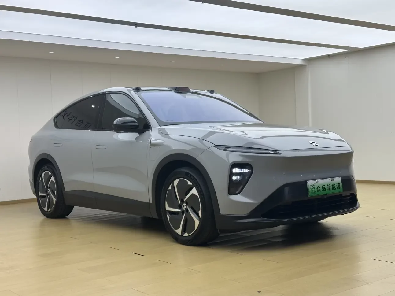 NIO EC7