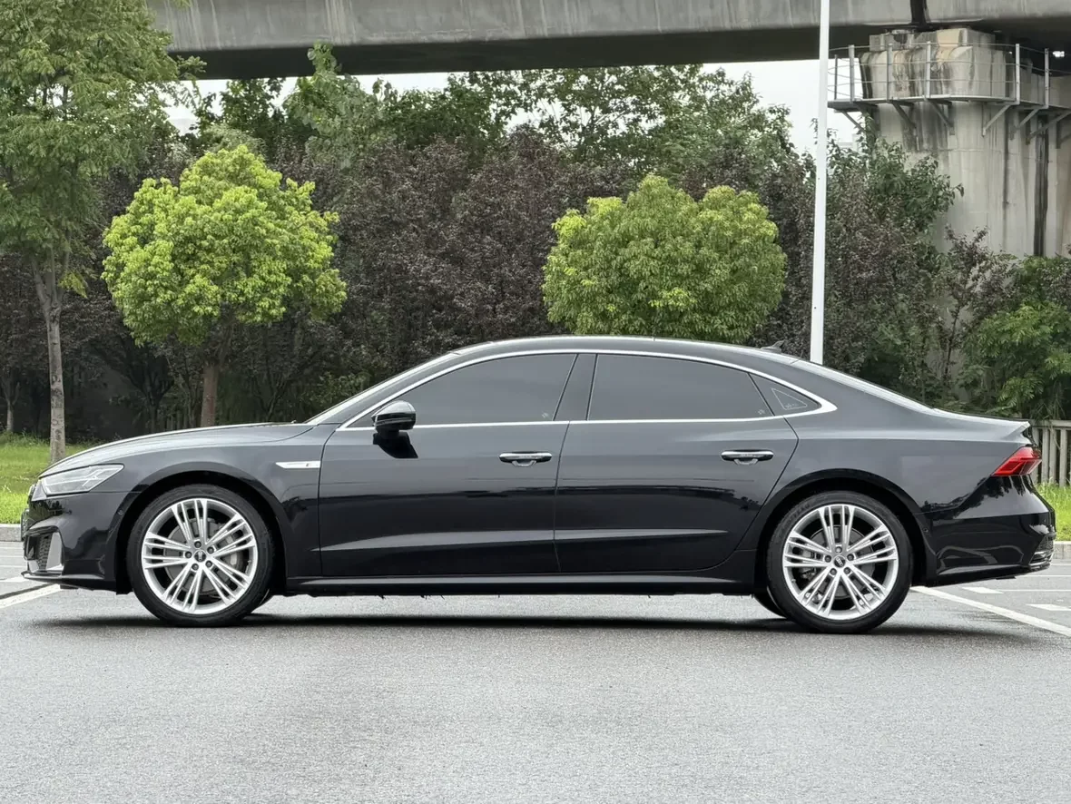 Audi A7L