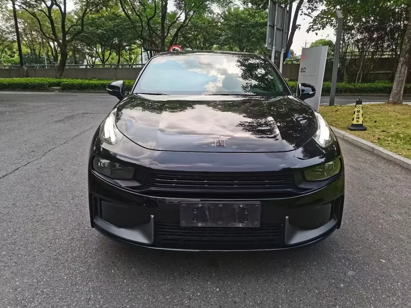 Lynk & Co 03