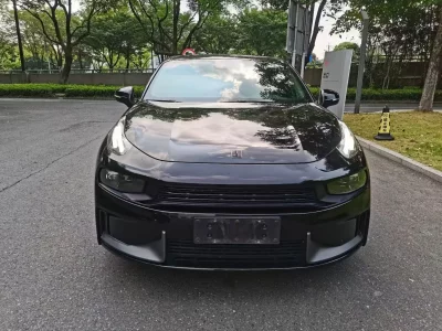 Lynk & Co 03