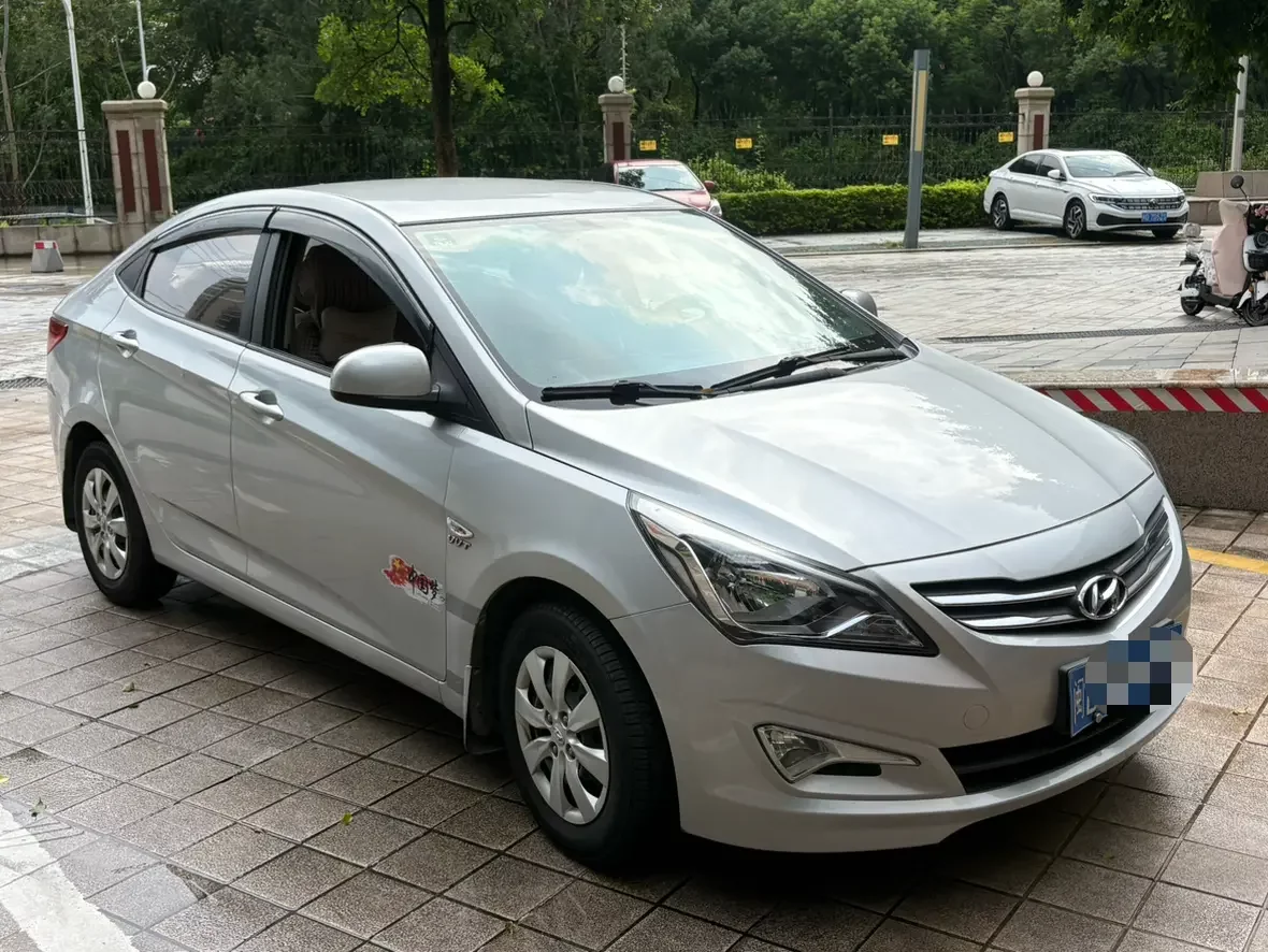 Hyundai Verna (Rena)