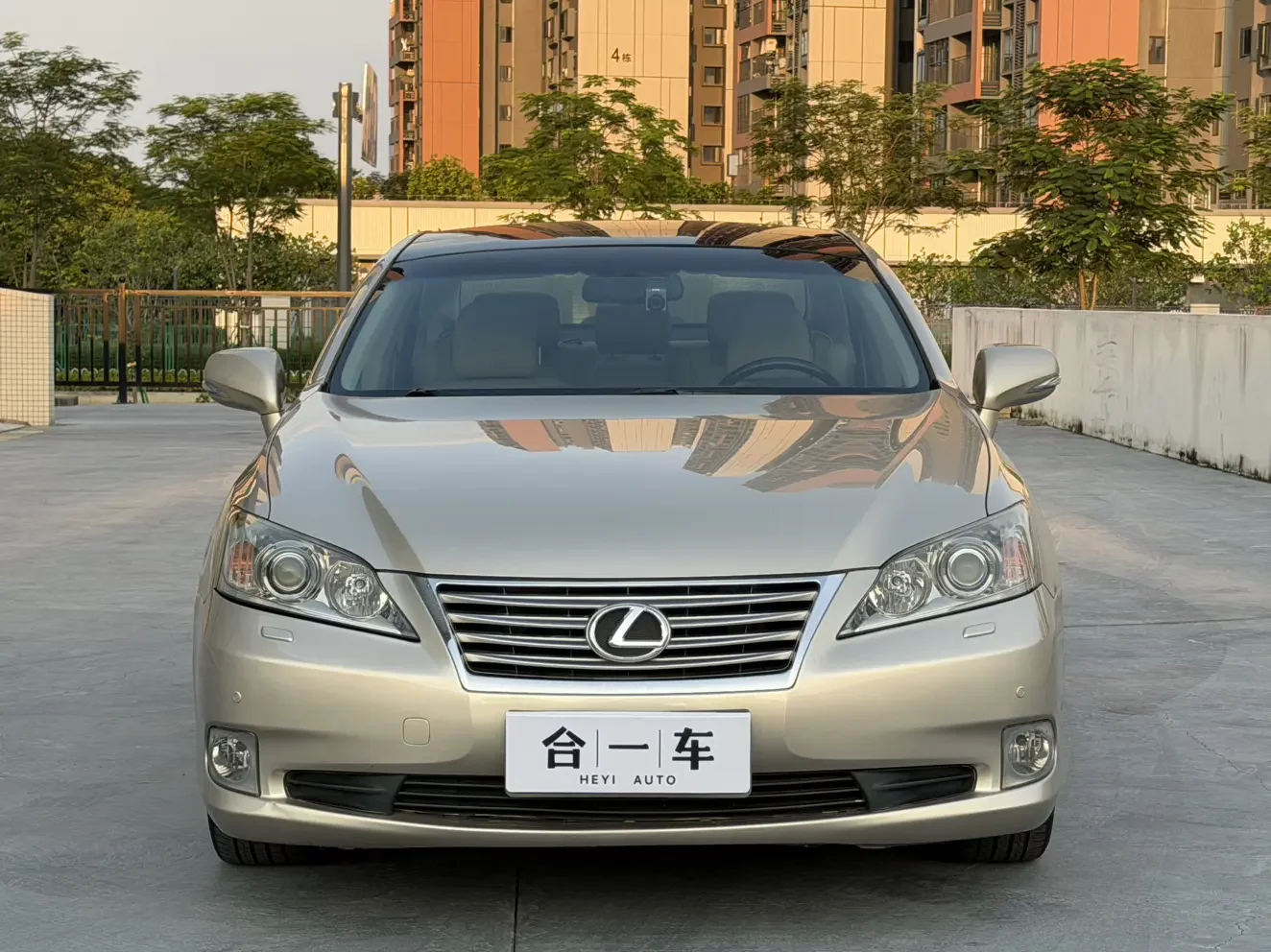 Lexus ES