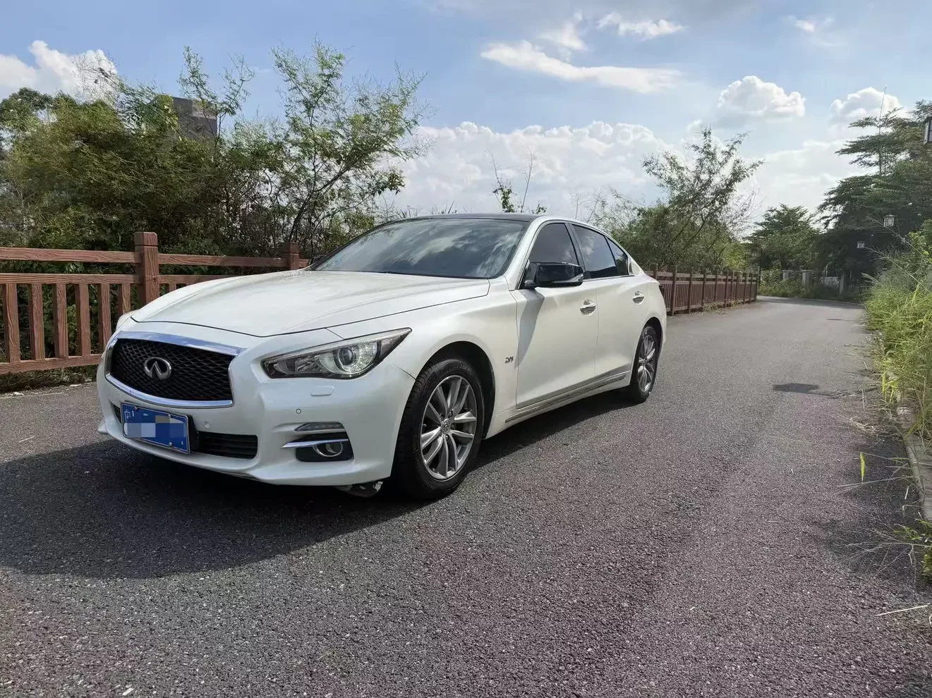 Infiniti Q50L