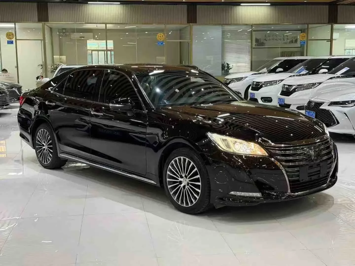 Toyota crown