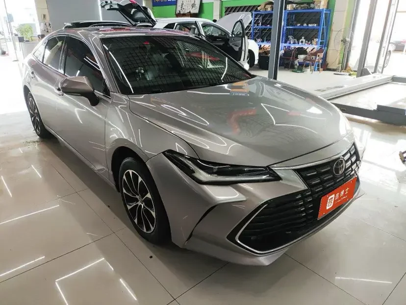 Toyota Avalon (asian dragon)