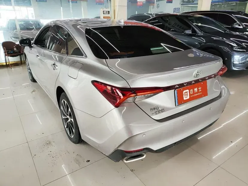 Toyota Avalon (asian dragon)