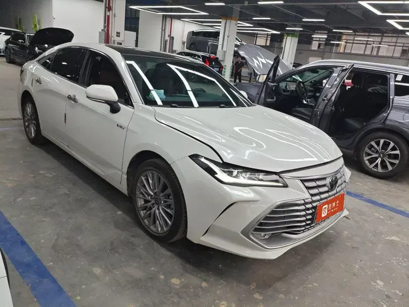 Toyota Avalon (asian dragon)