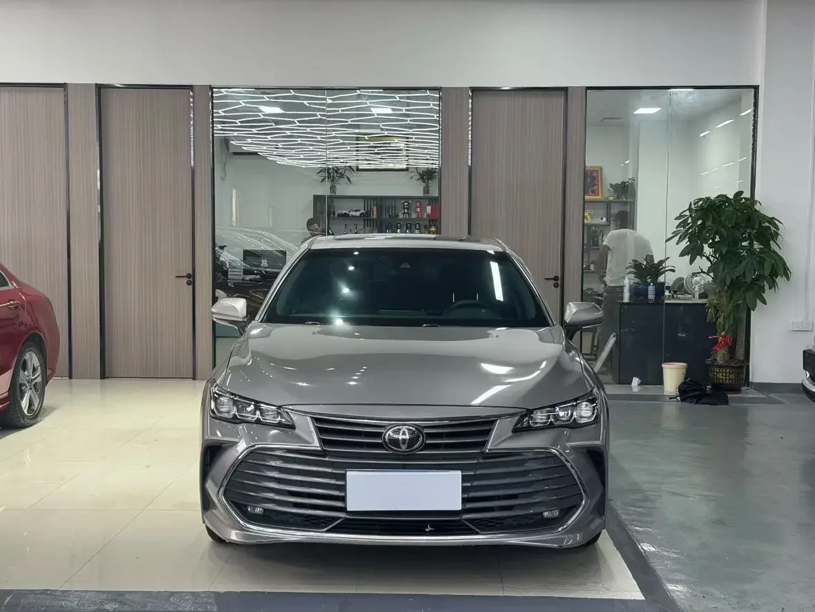Toyota Avalon (asian dragon)