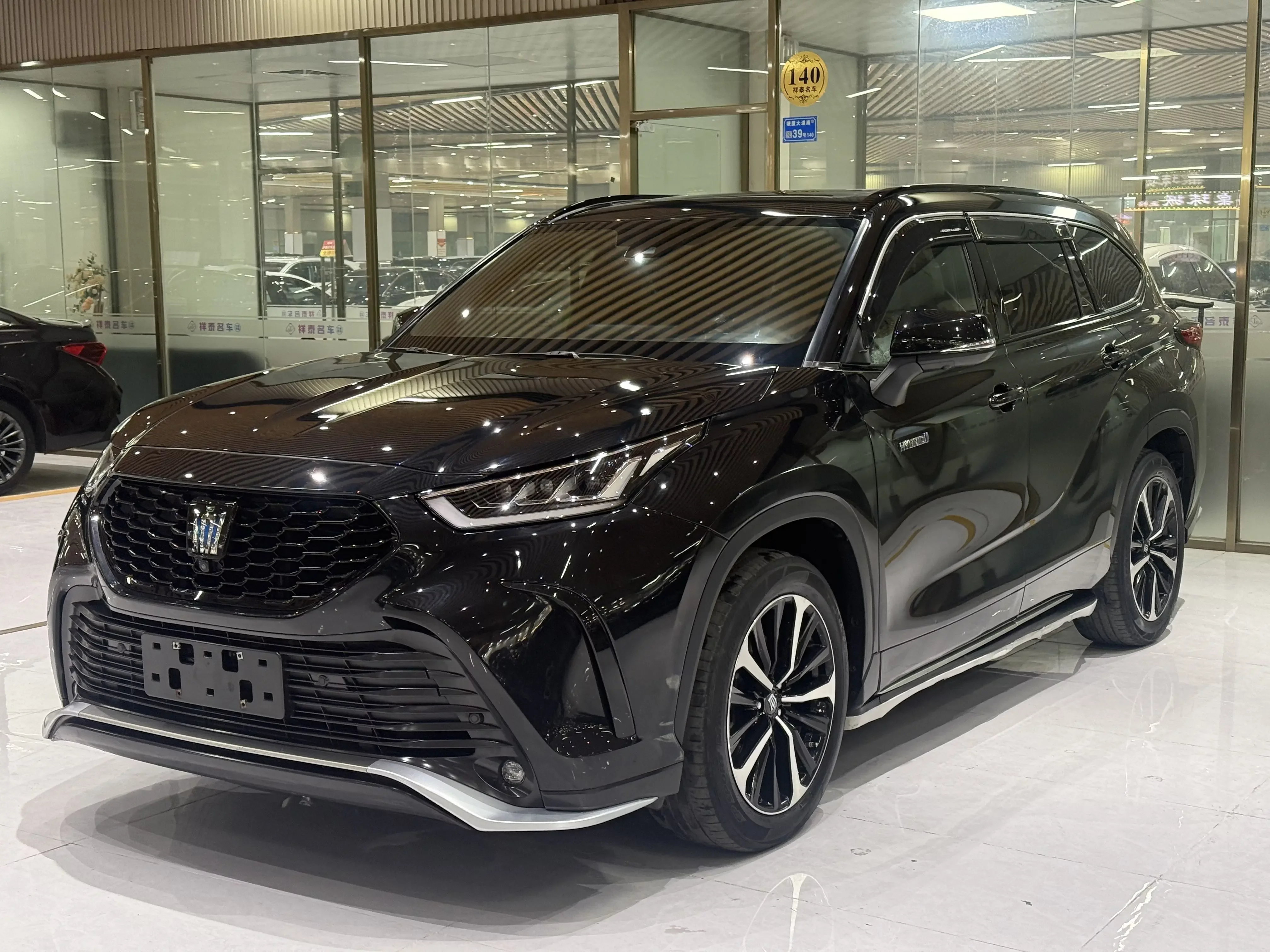 Toyota Crown Kluger