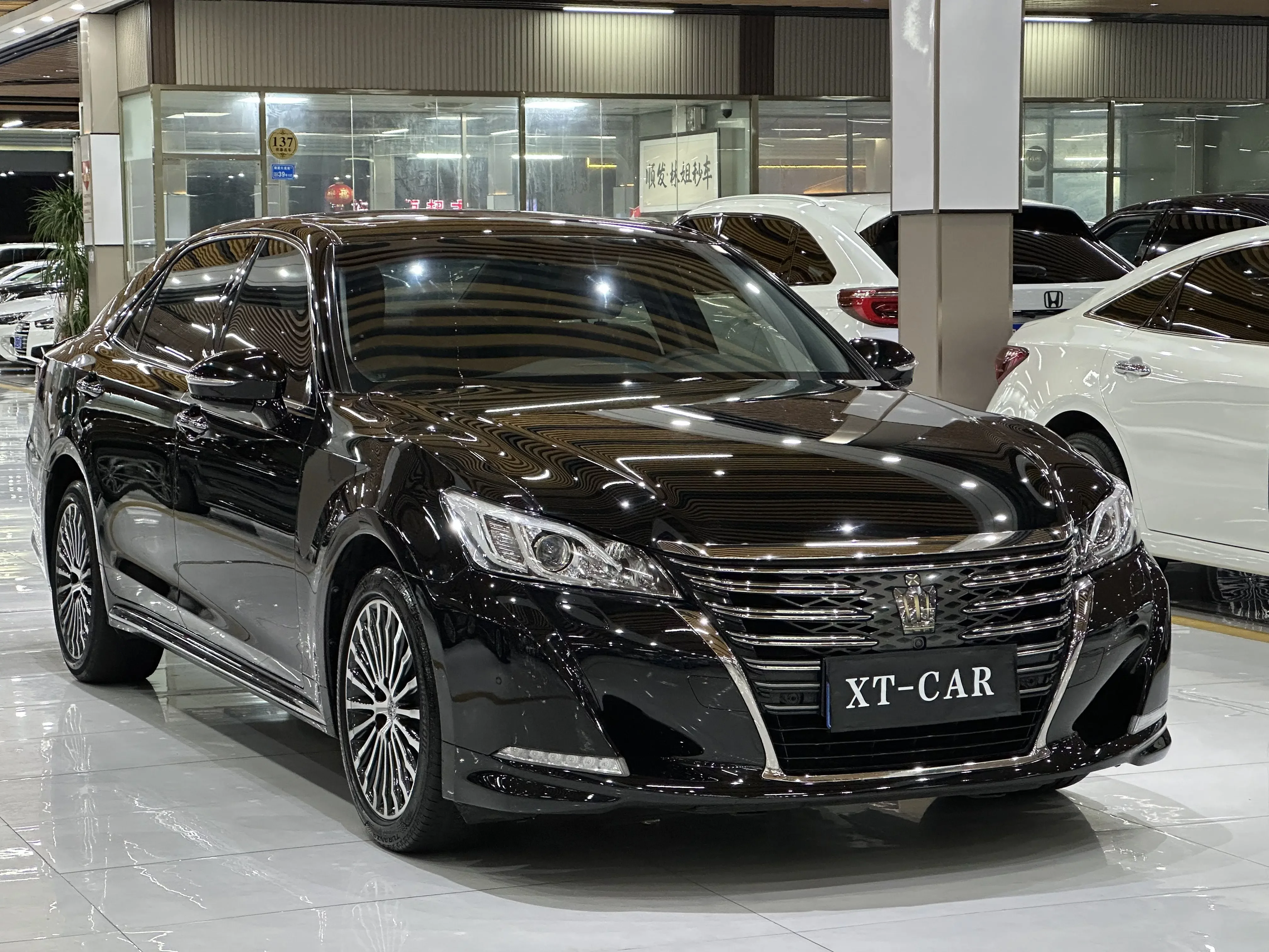 Toyota crown