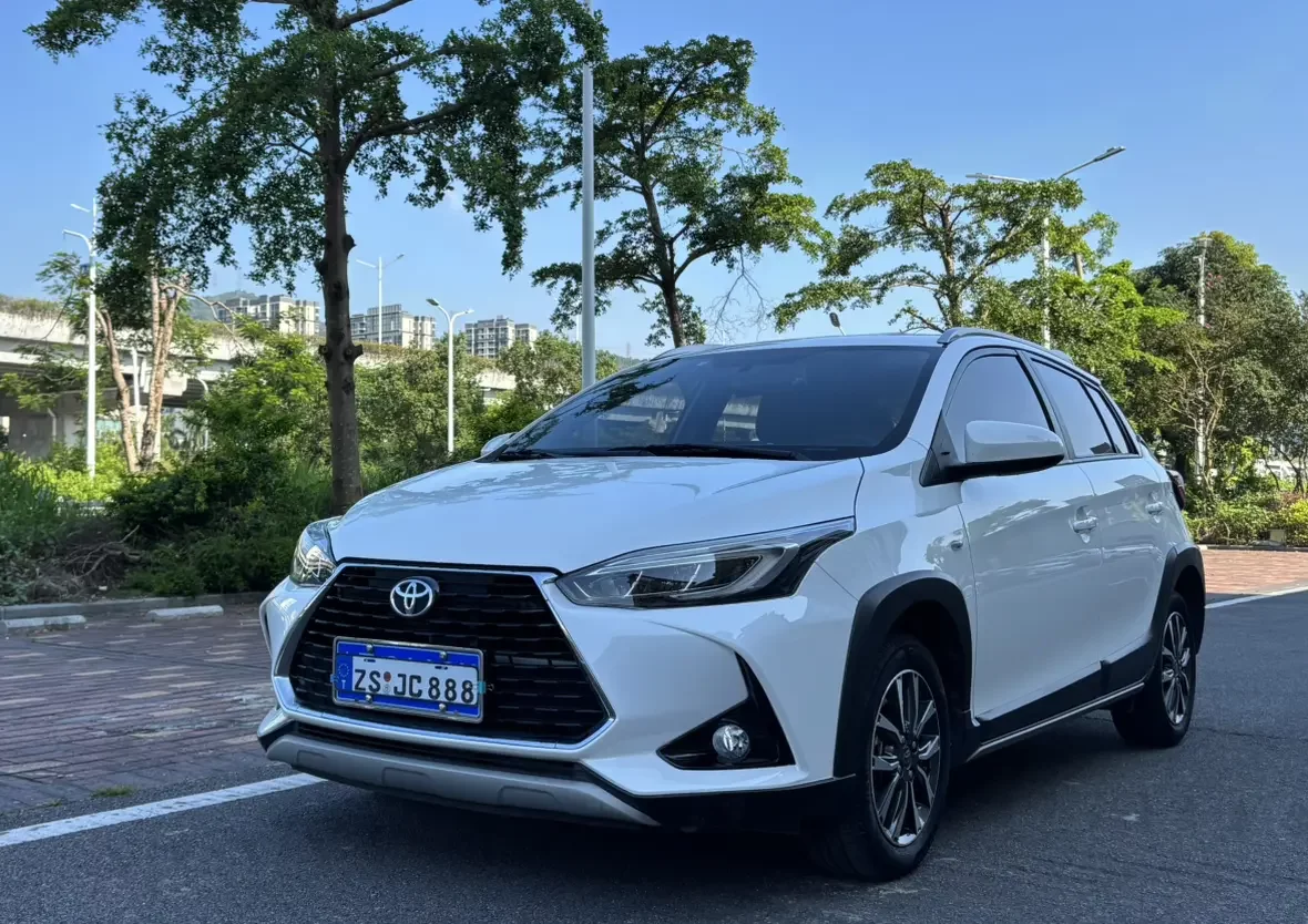 Toyota Yaris L