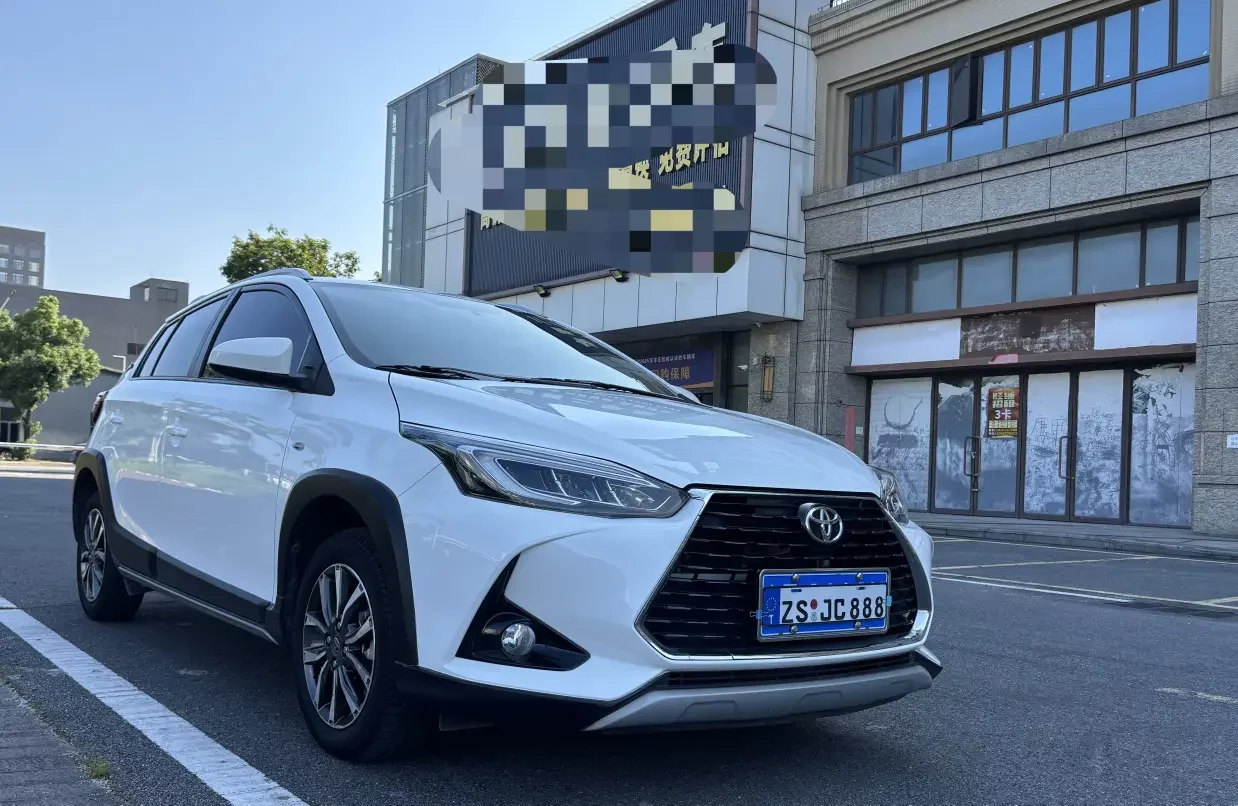 Toyota Yaris L