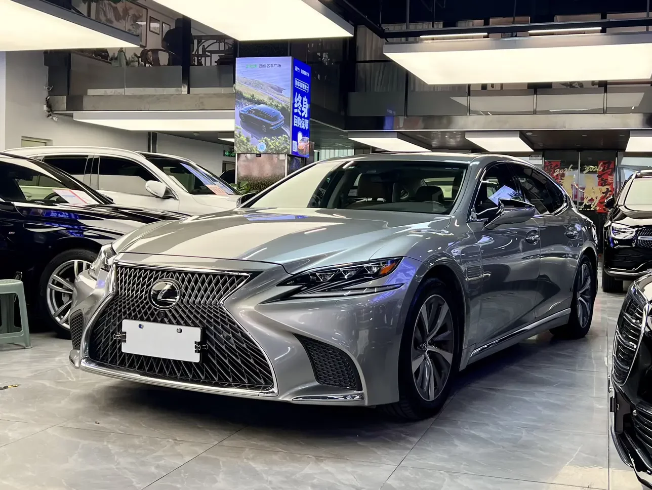Lexus LS