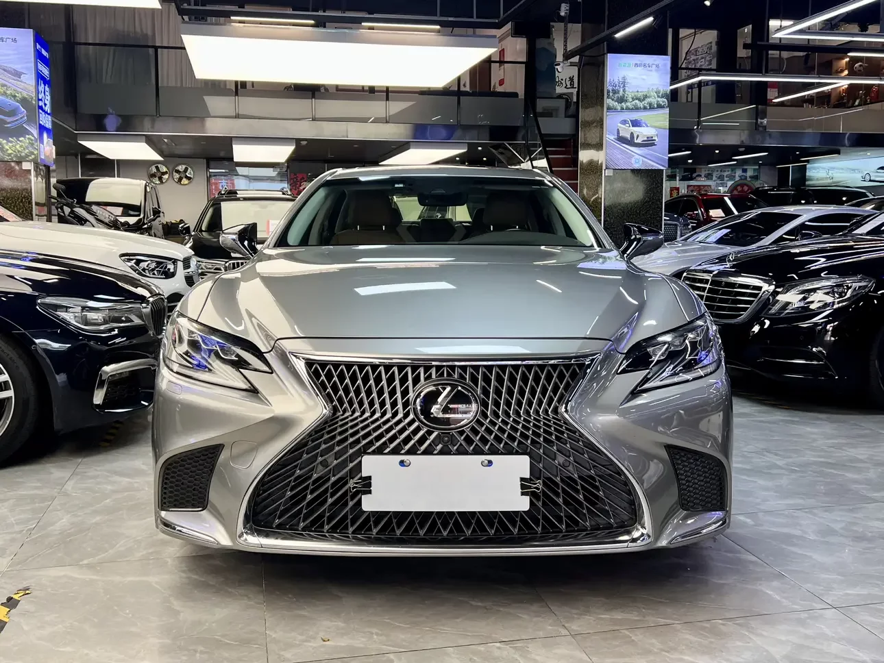 Lexus LS