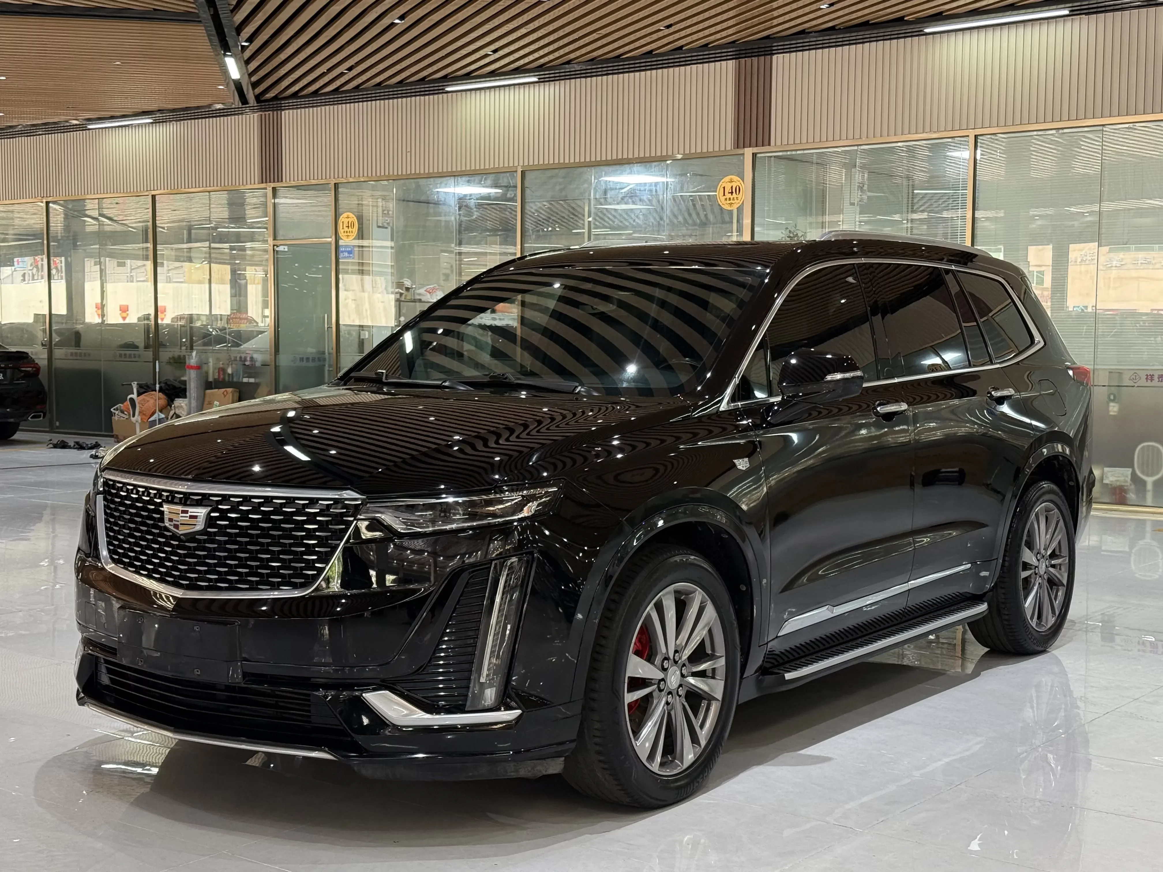 Cadillac XT6