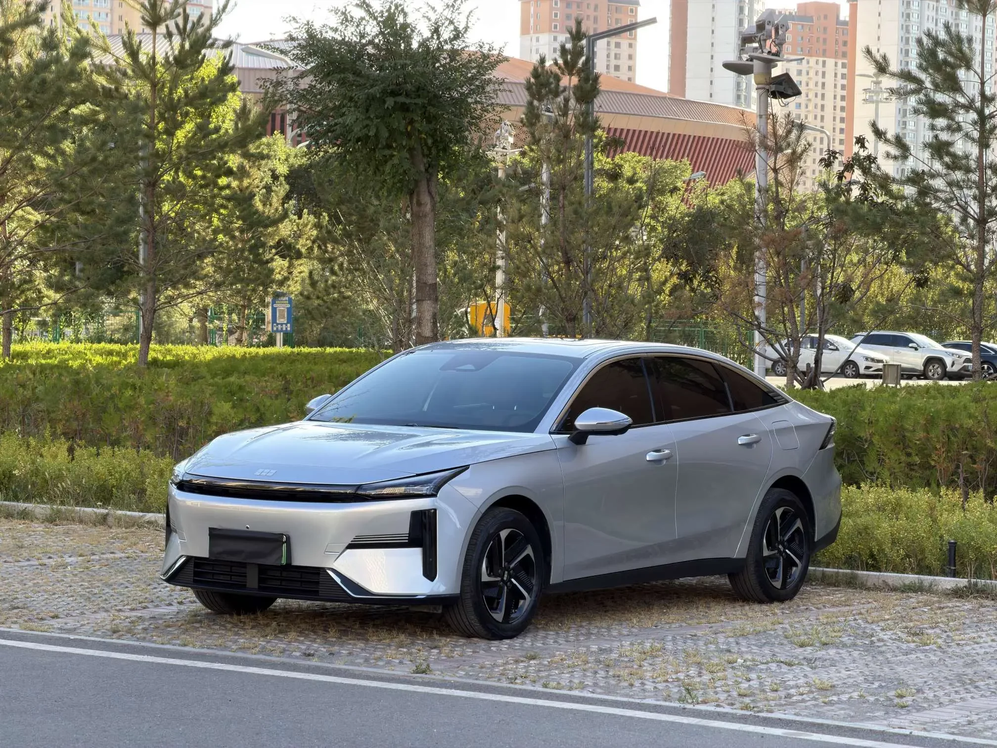 Geely Galaxy L6