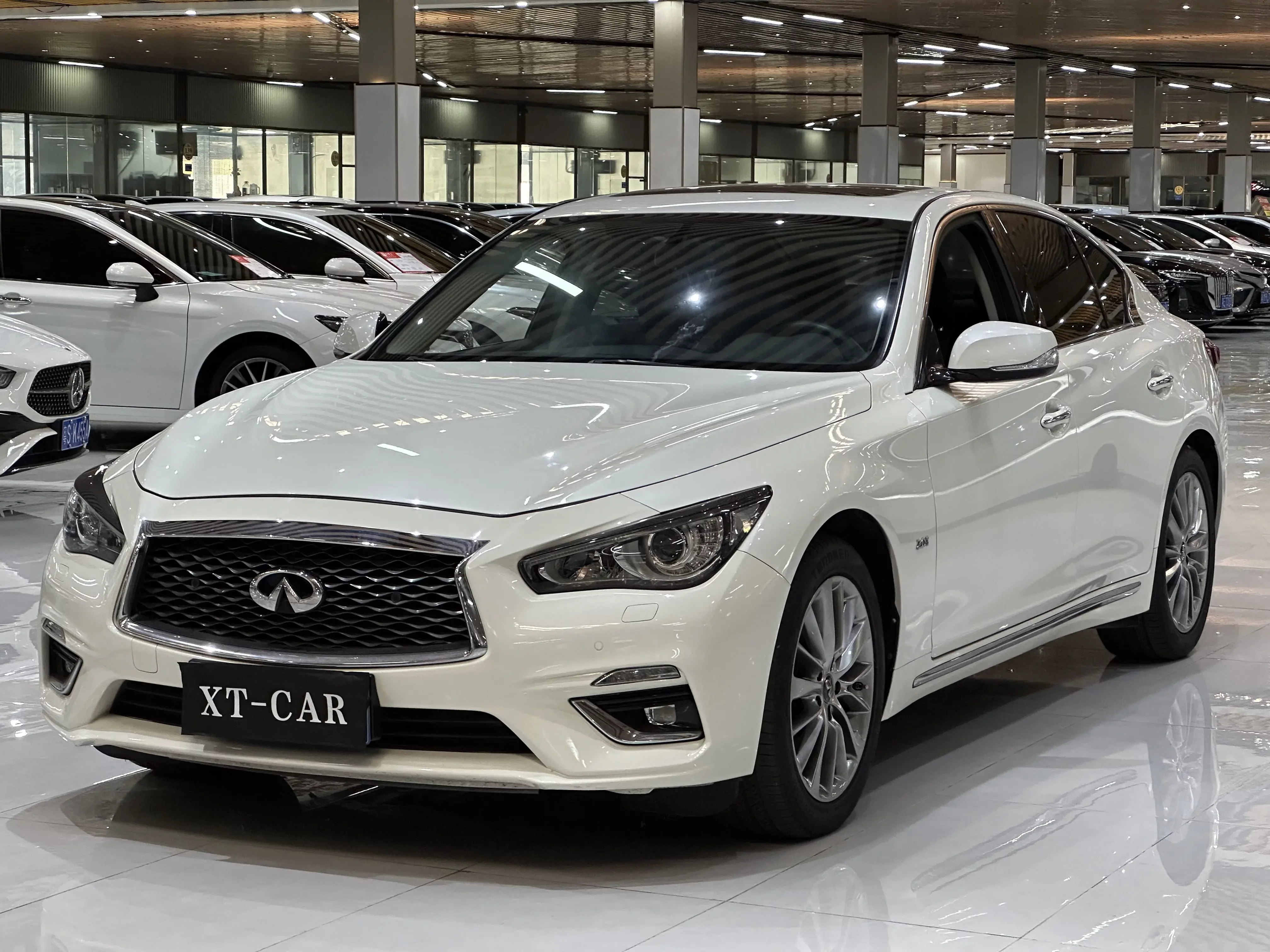 Infiniti Q50L