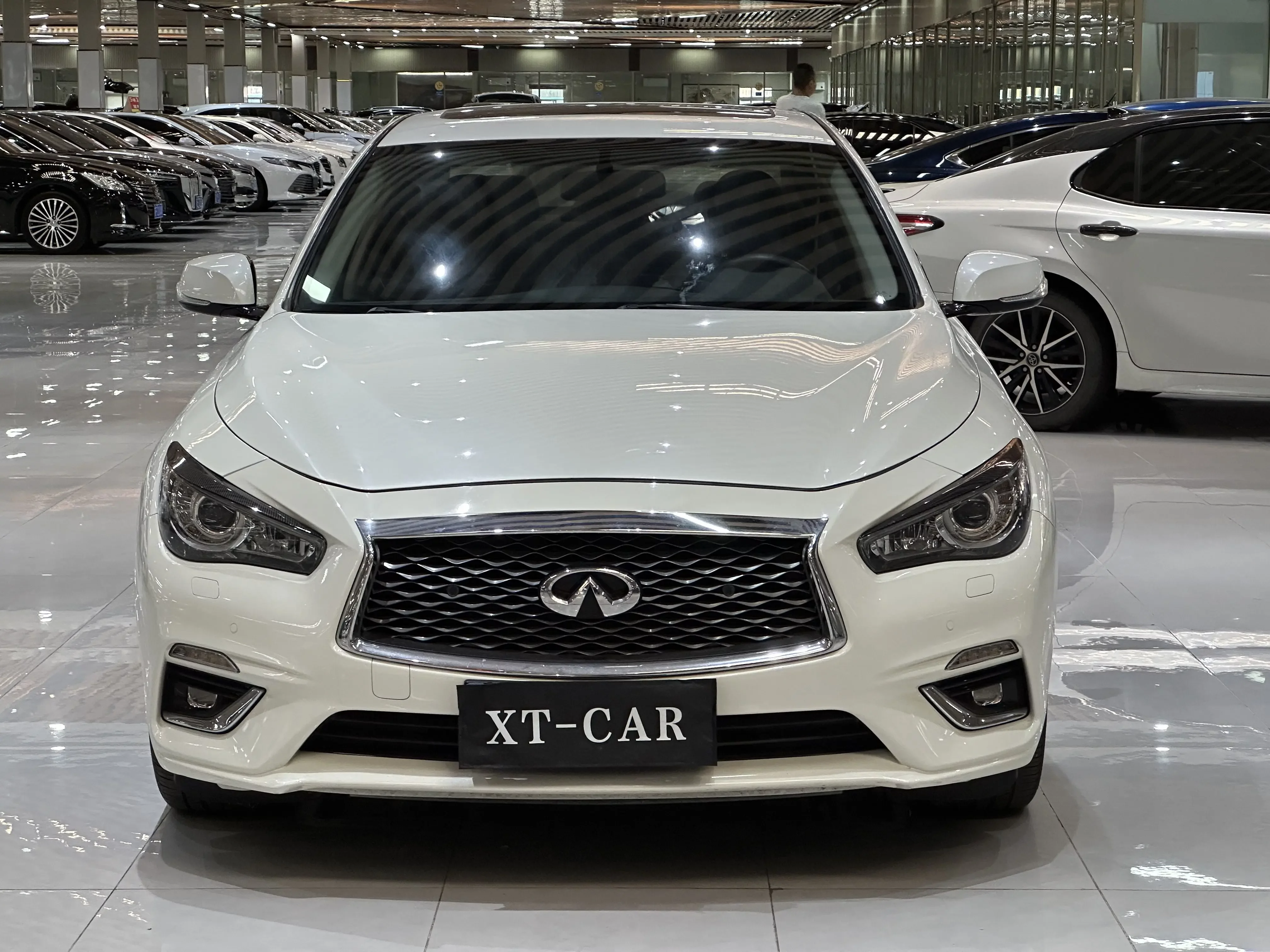 Infiniti Q50L