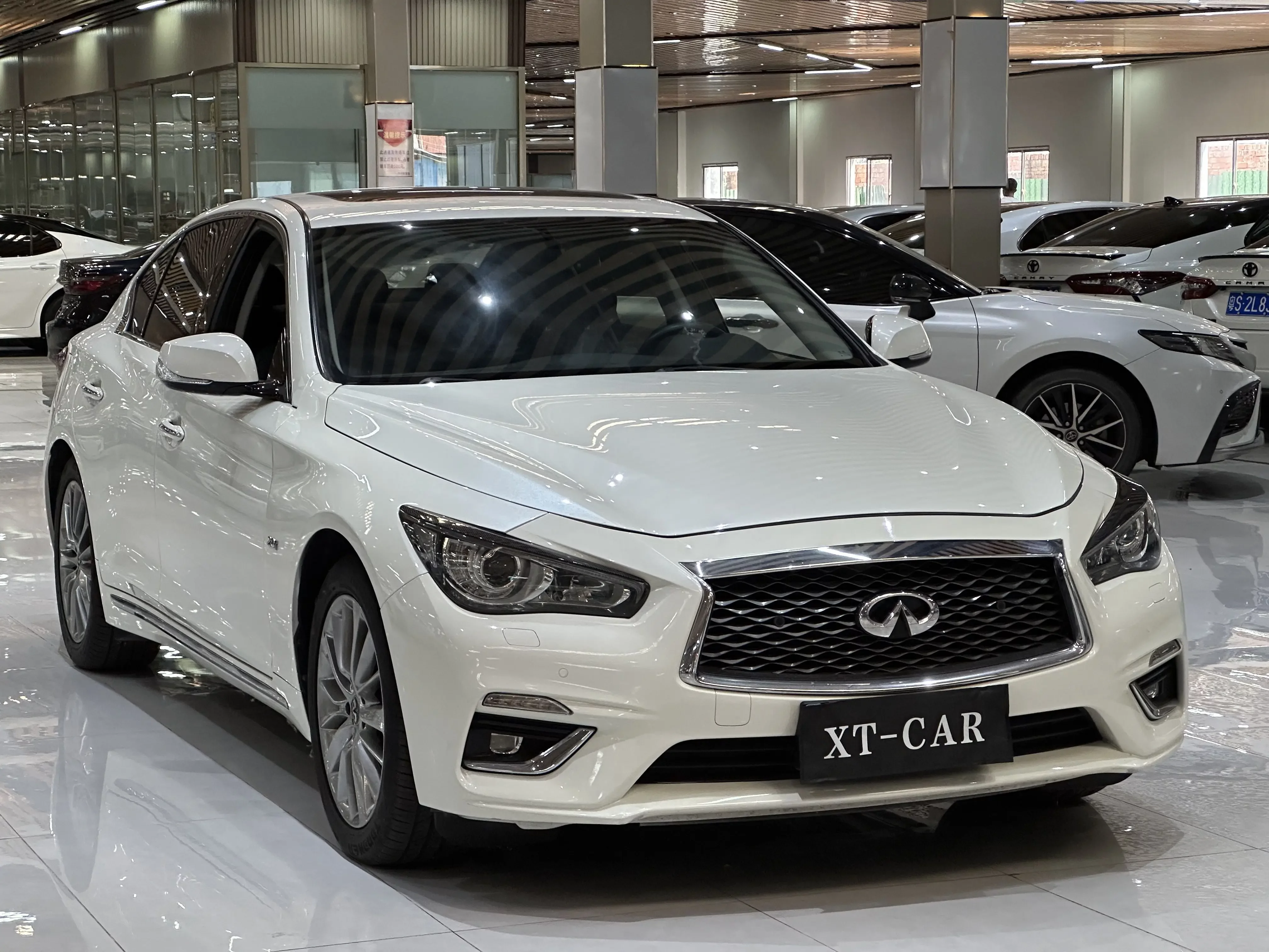 Infiniti Q50L