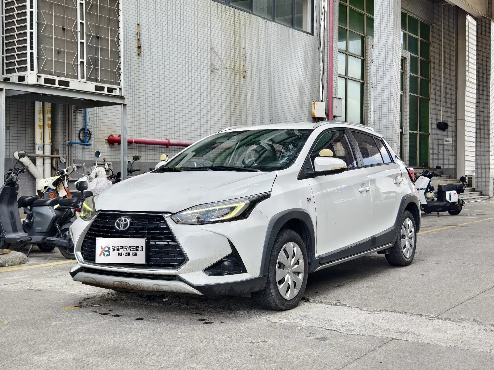 Toyota Yaris L