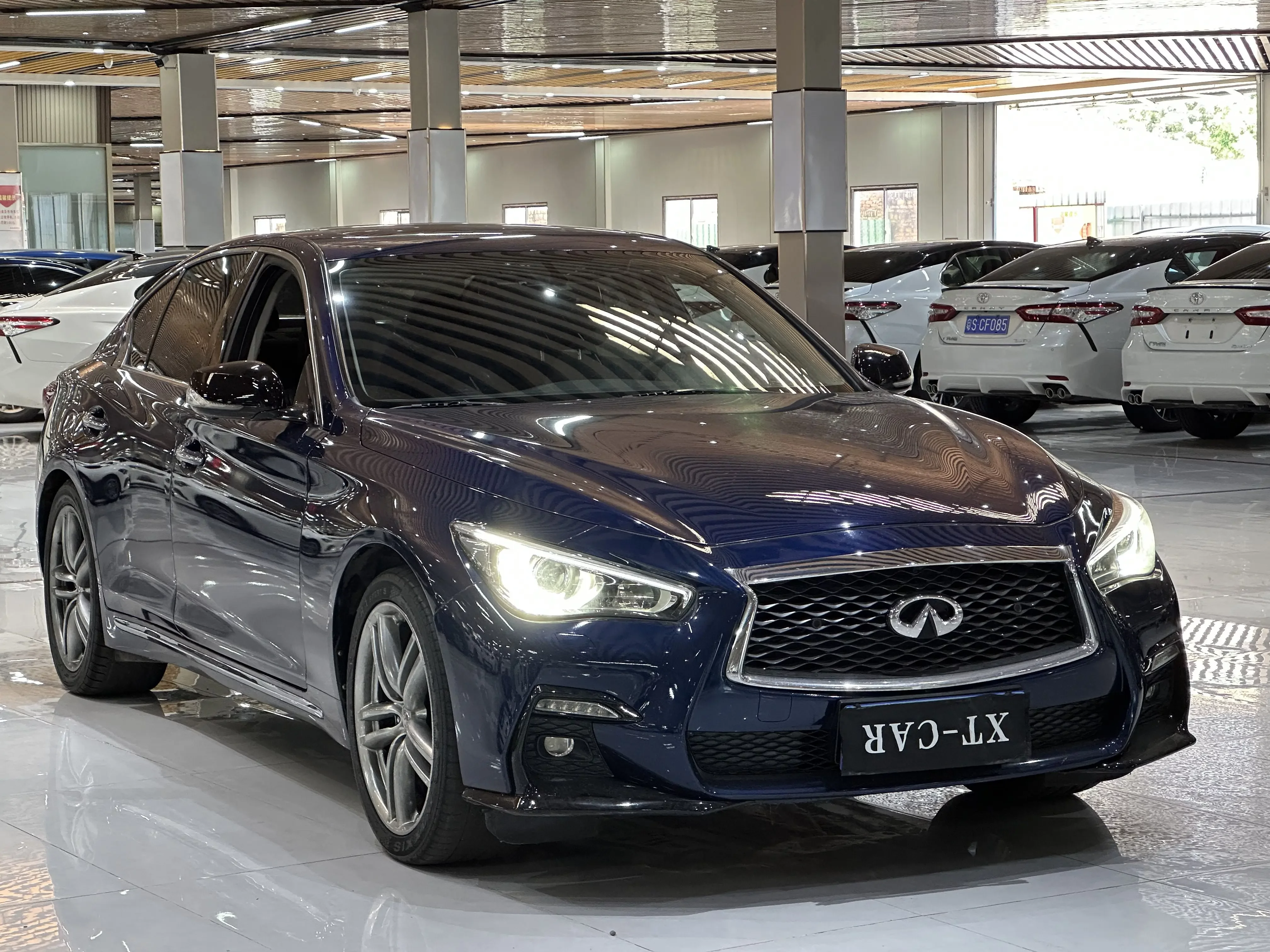 Infiniti Q50L