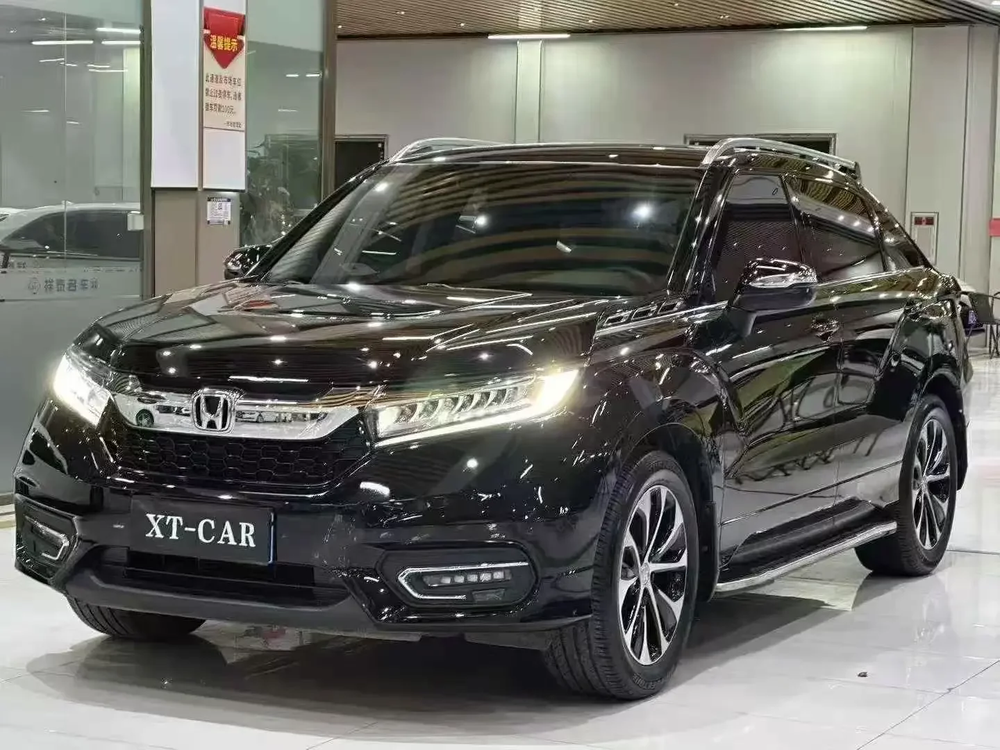 Honda Avancier (Crown Road)